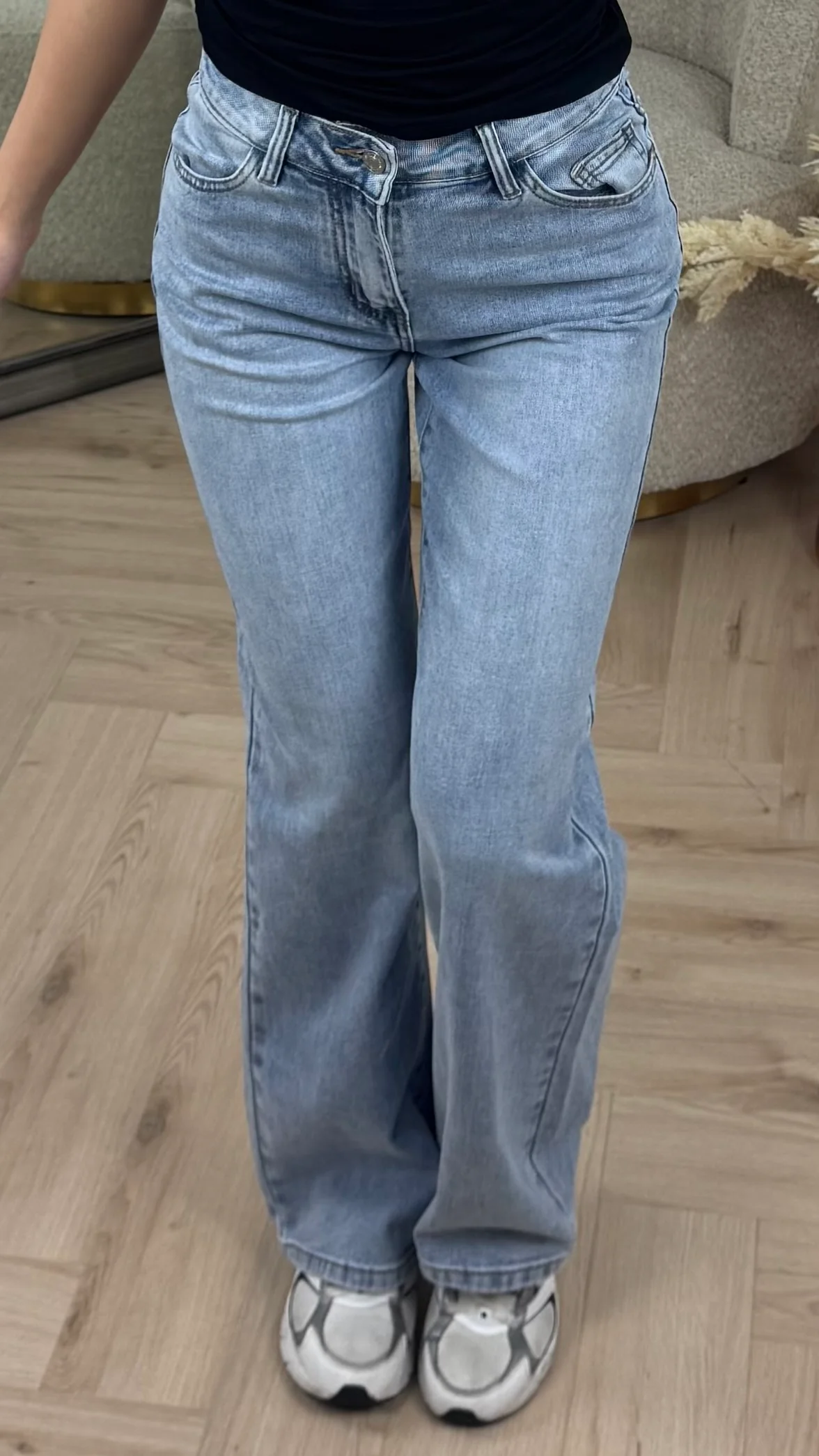 Straight Leg Jeans met Destroyed Details en Statement Achterzak HM1576-2 - Image 2