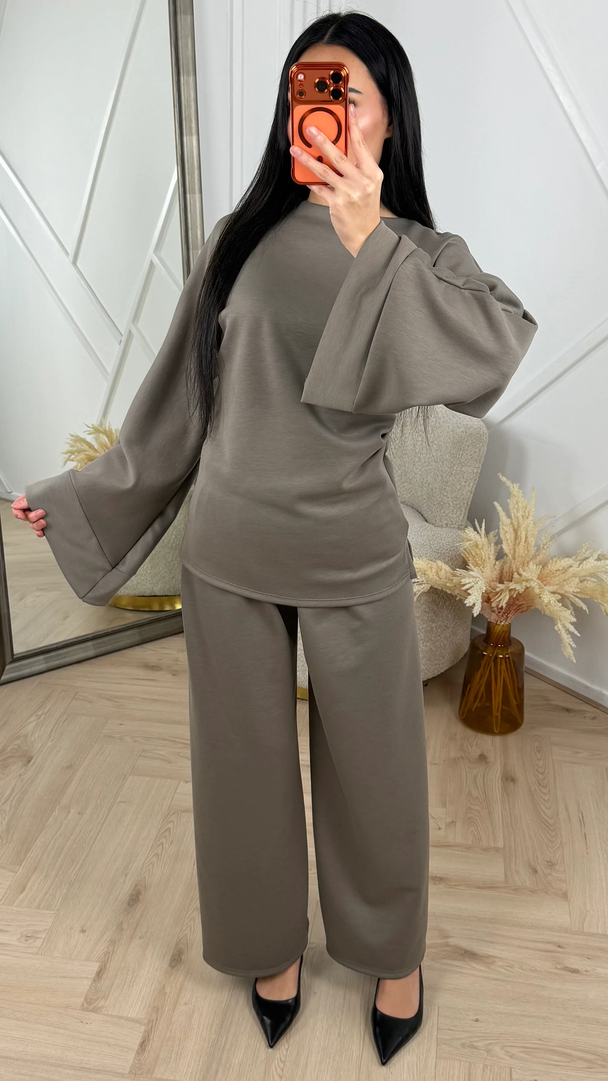 2-Delige Comfy Set met Gedrapeerd Zijdetail en Wide Leg Broek - Image 4
