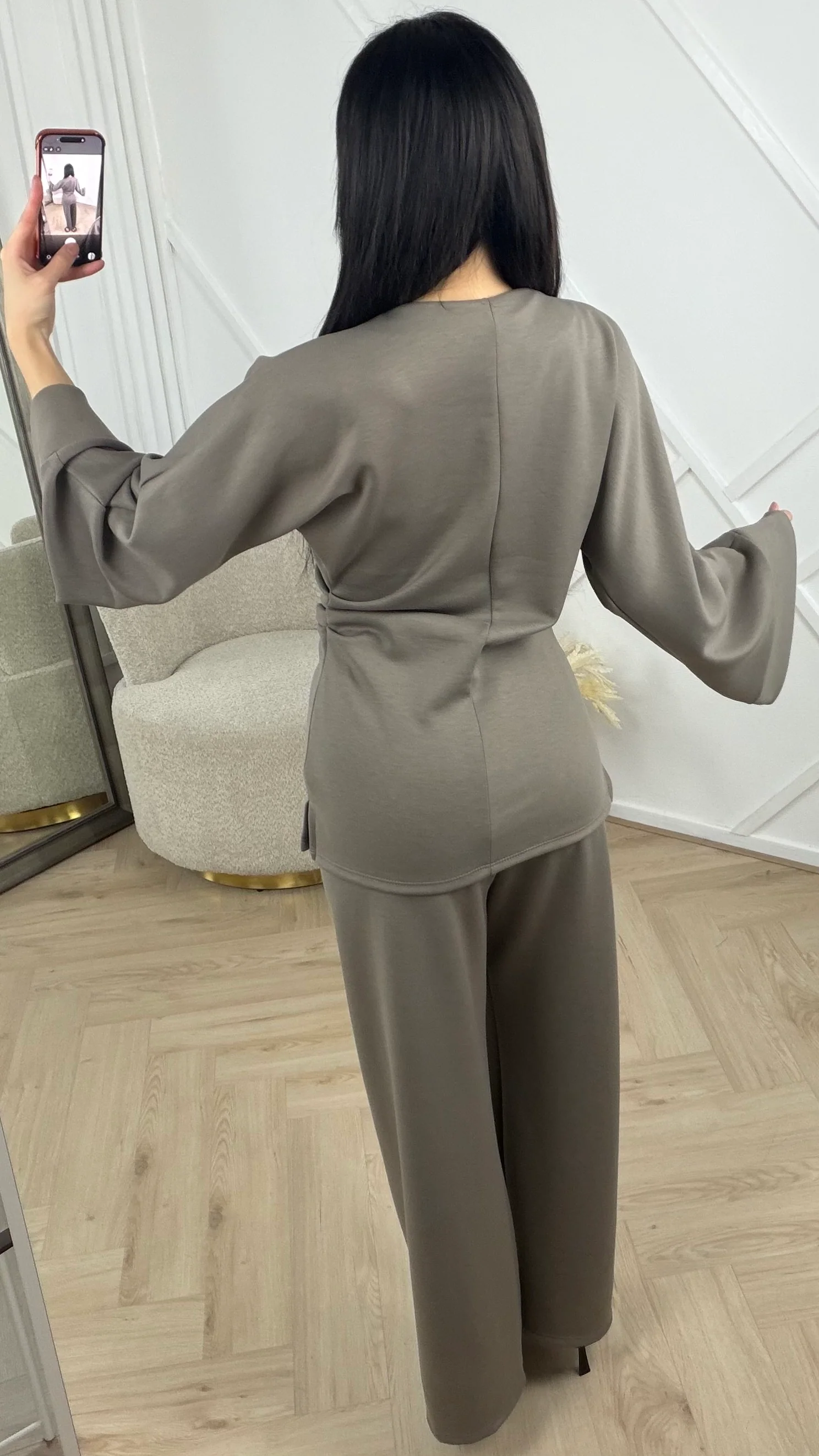 2-Delige Comfy Set met Gedrapeerd Zijdetail en Wide Leg Broek - Image 8