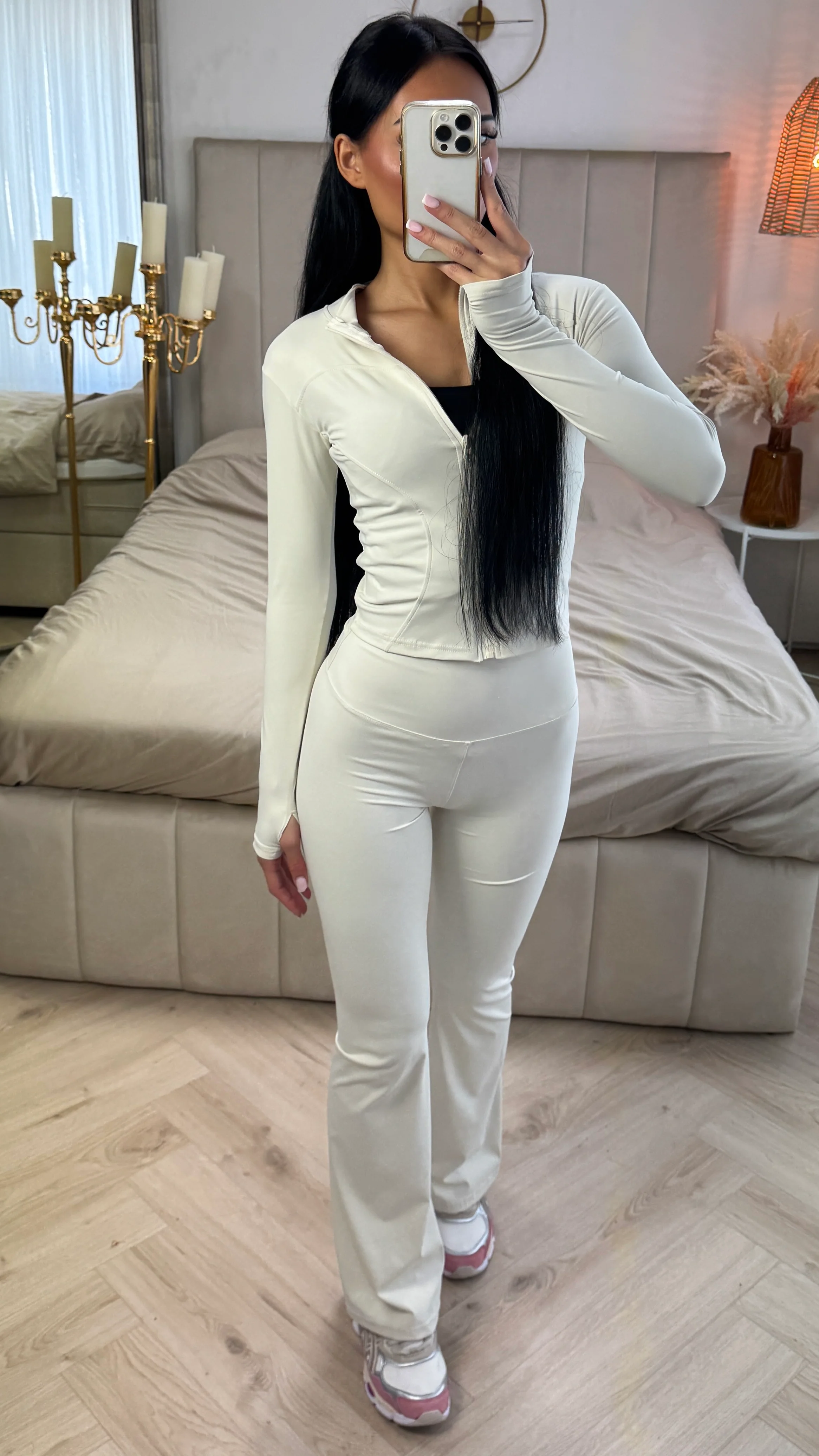 2-Delige Sportset met Rits & Flared Legging – Stretch Techmateriaal - Image 5