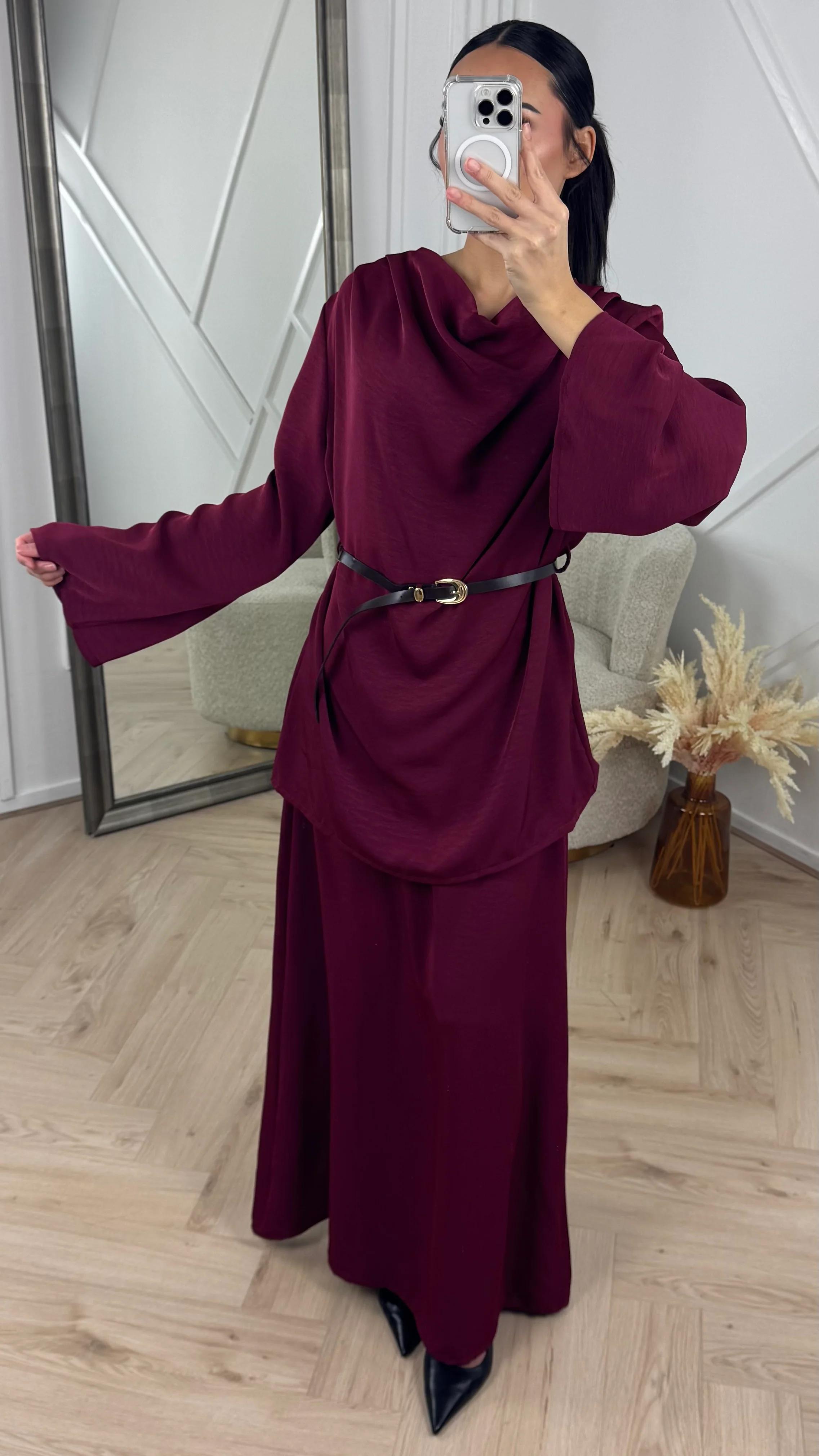 2-Piece Set met Ceintuur en Watervalhals
