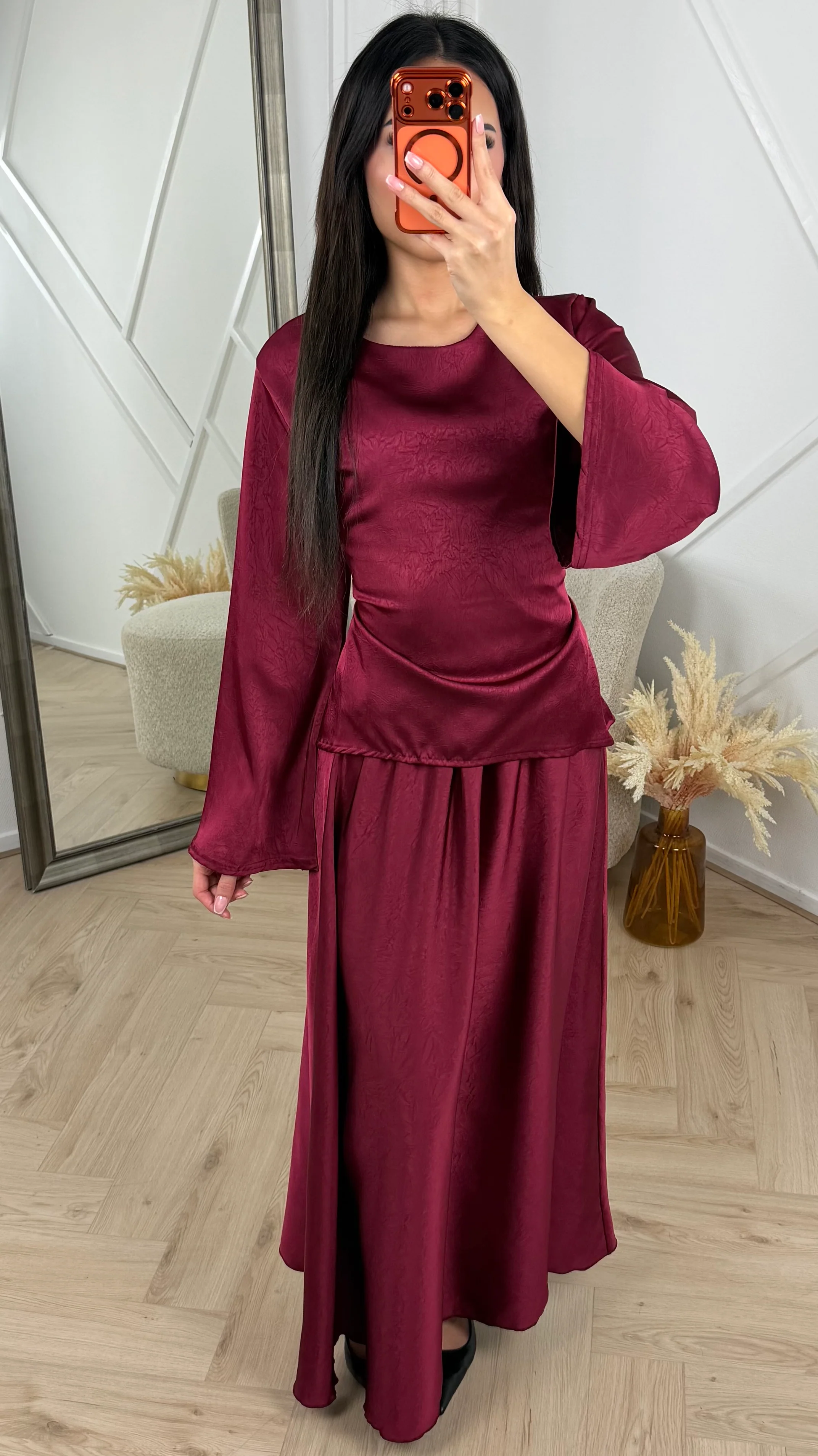 2-Piece Set met Glanzende Structuur en Strikdetail