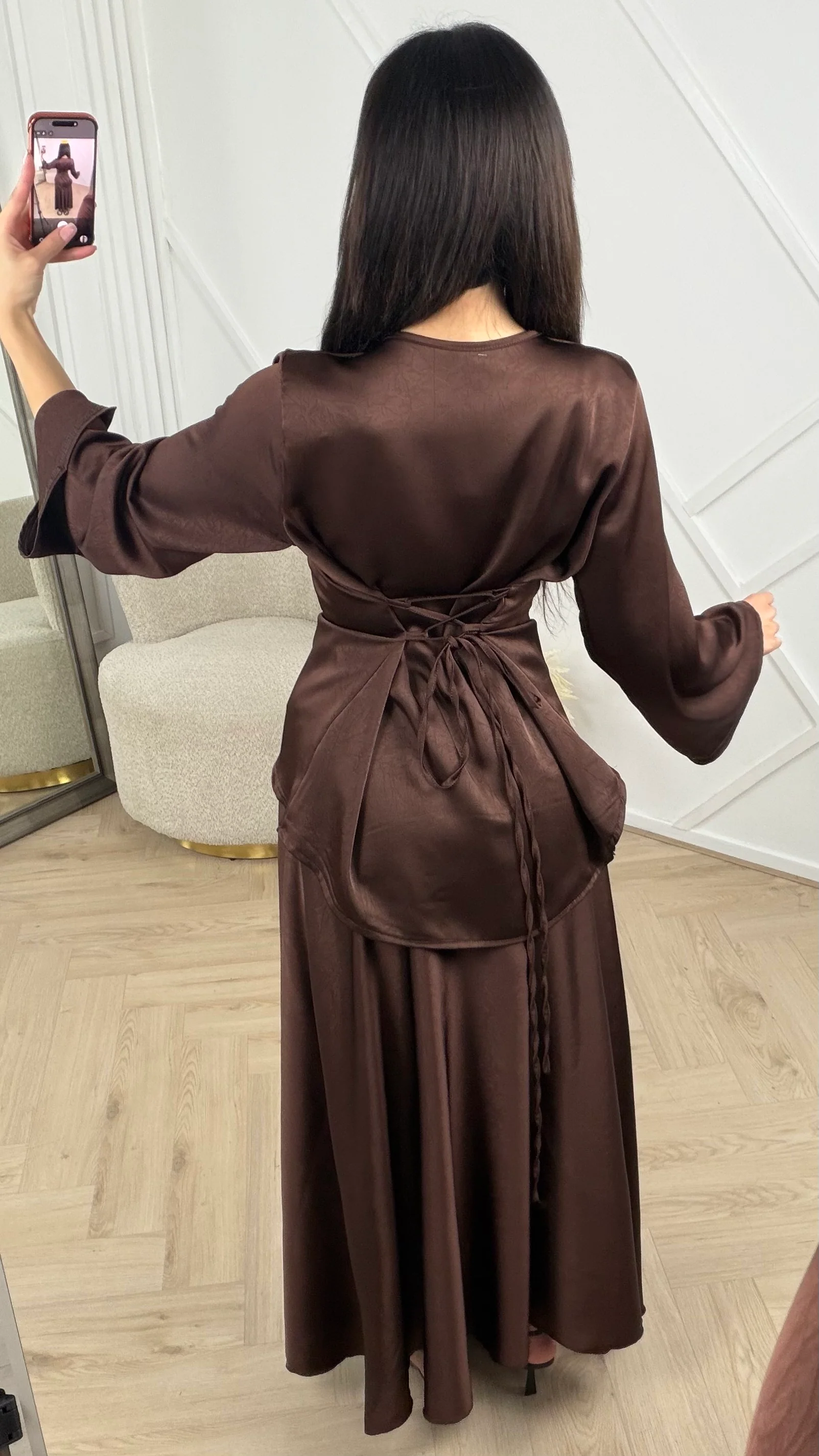 2-Piece Set met Glanzende Structuur en Strikdetail - Image 5