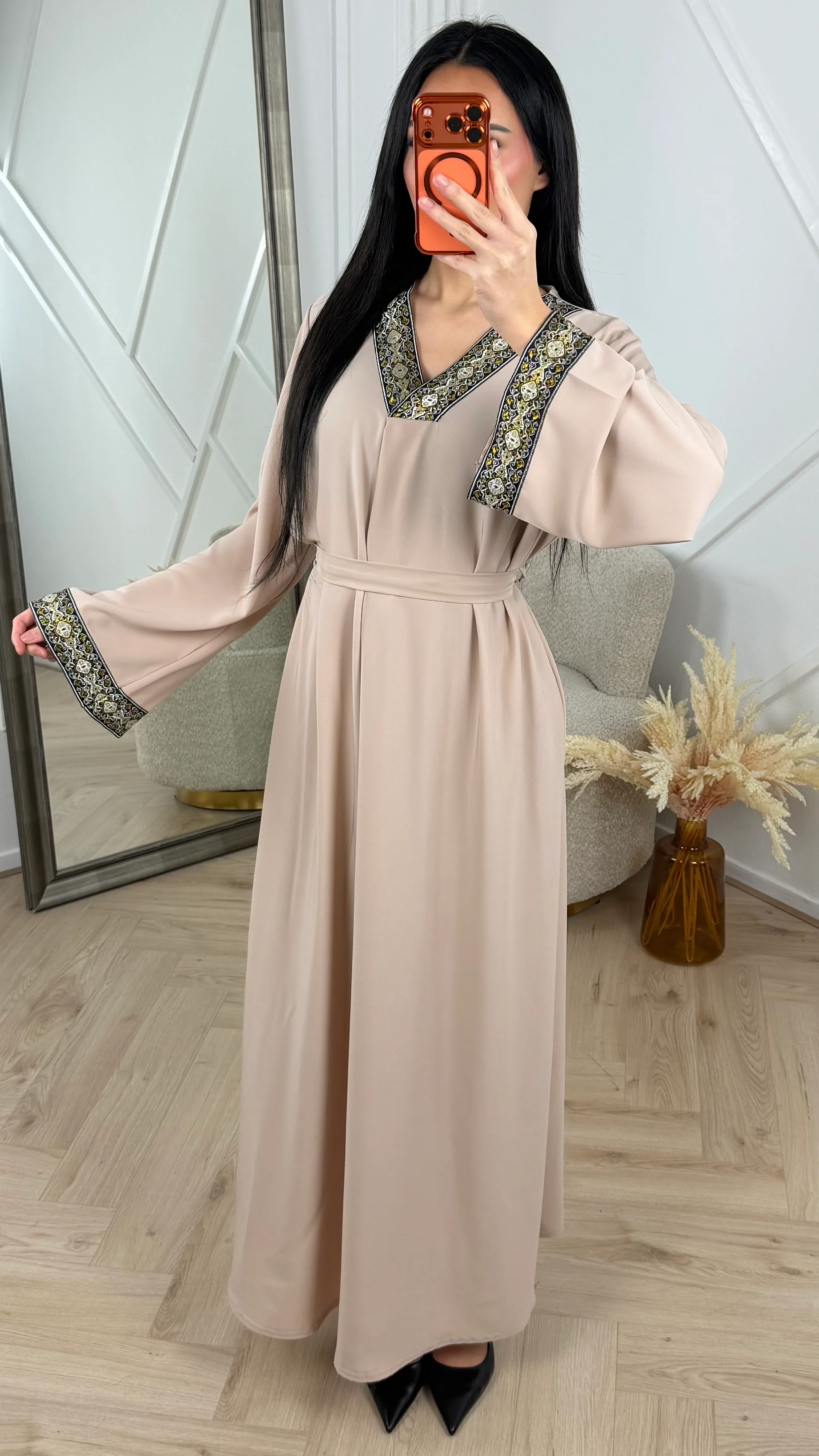 Abaya Maxi Jurk met Borduurdetail en Tailleceintuur - Image 3