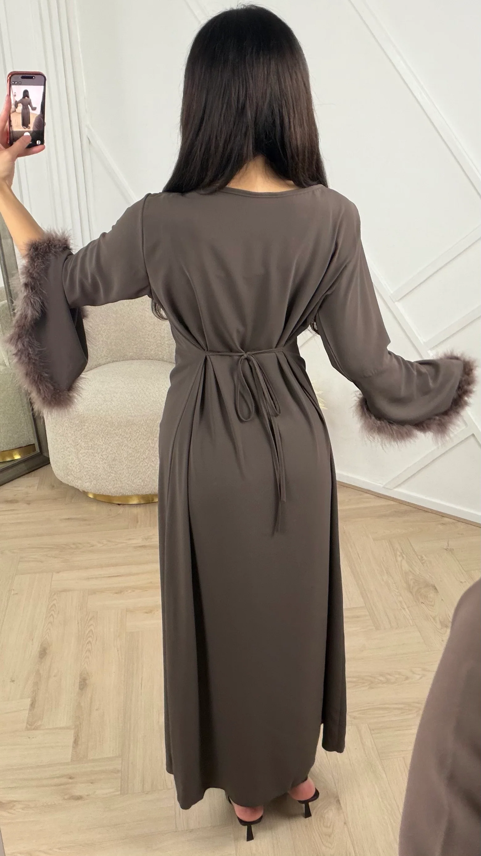 Abaya Maxi Jurk met Feather Manchetten en Taillekoord - Image 3