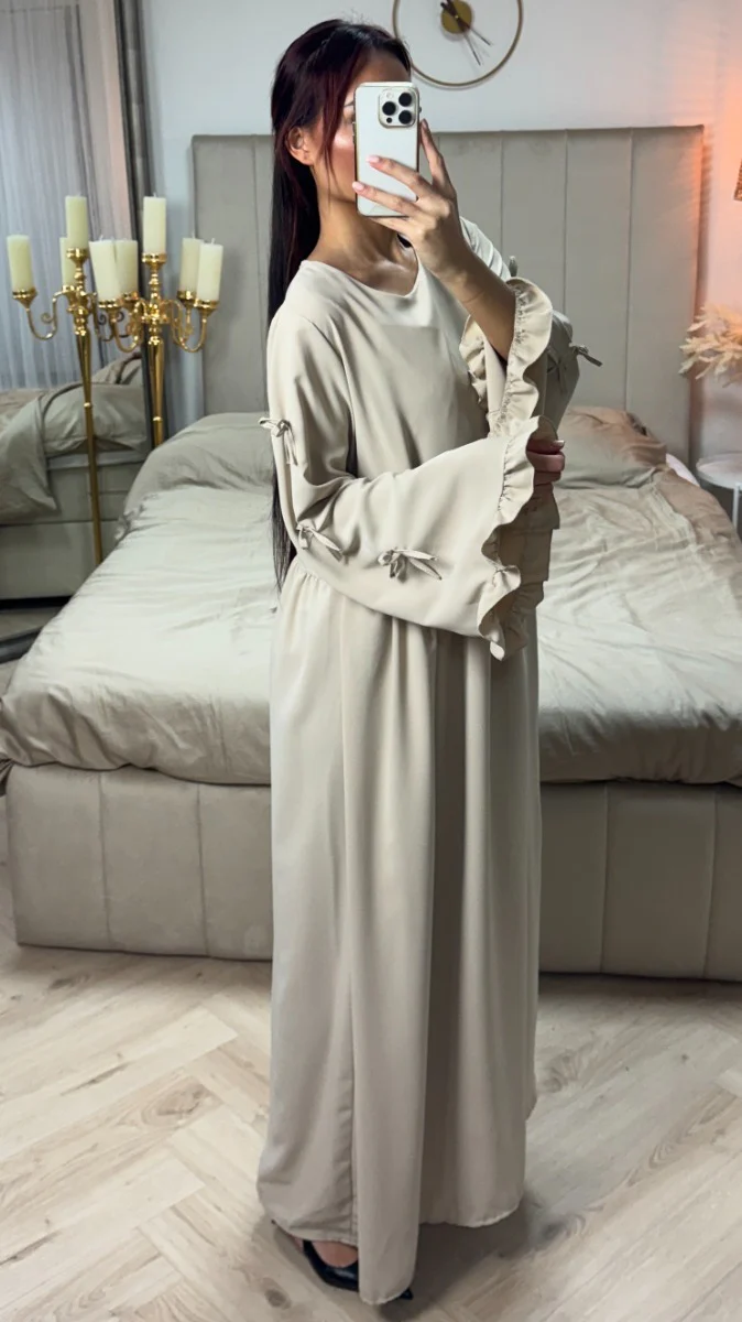 Bow Ties Abaya Ruffle Sleeve Detail - Image 3