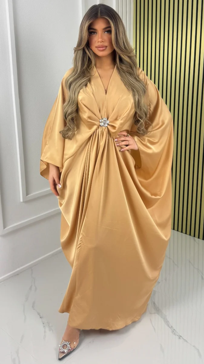 Brooch Detail Oversized Satin Dress - Image 17