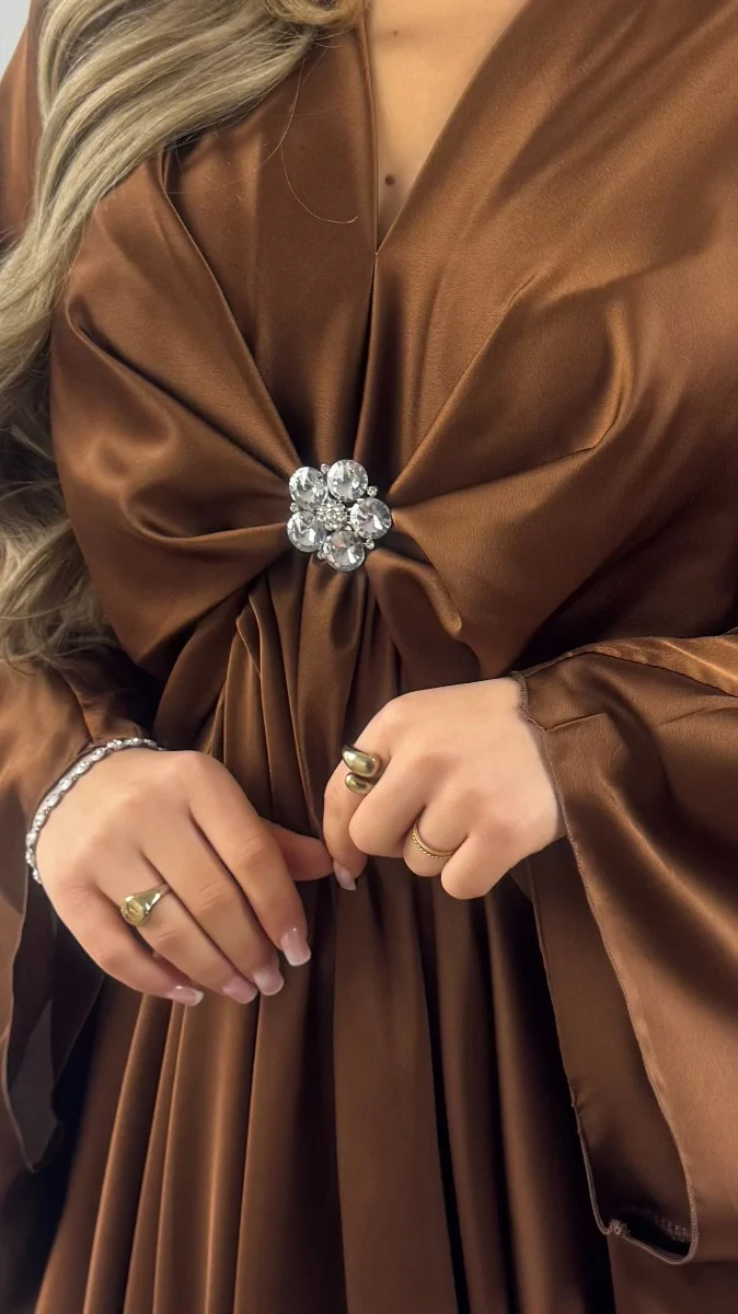 Brooch Detail Oversized Satin Dress - Image 3