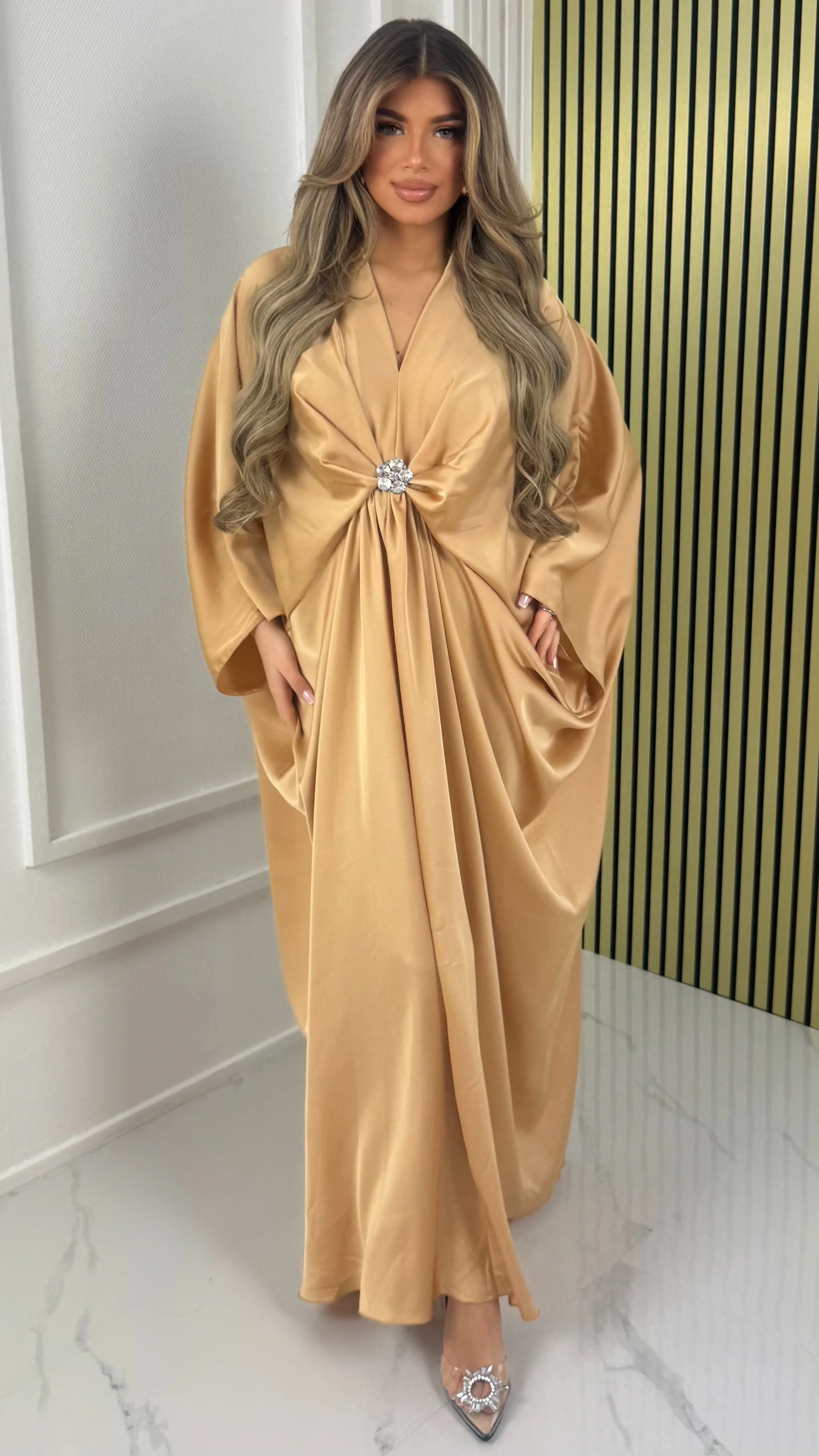 Brooch Detail Oversized Satin Dress - Image 33