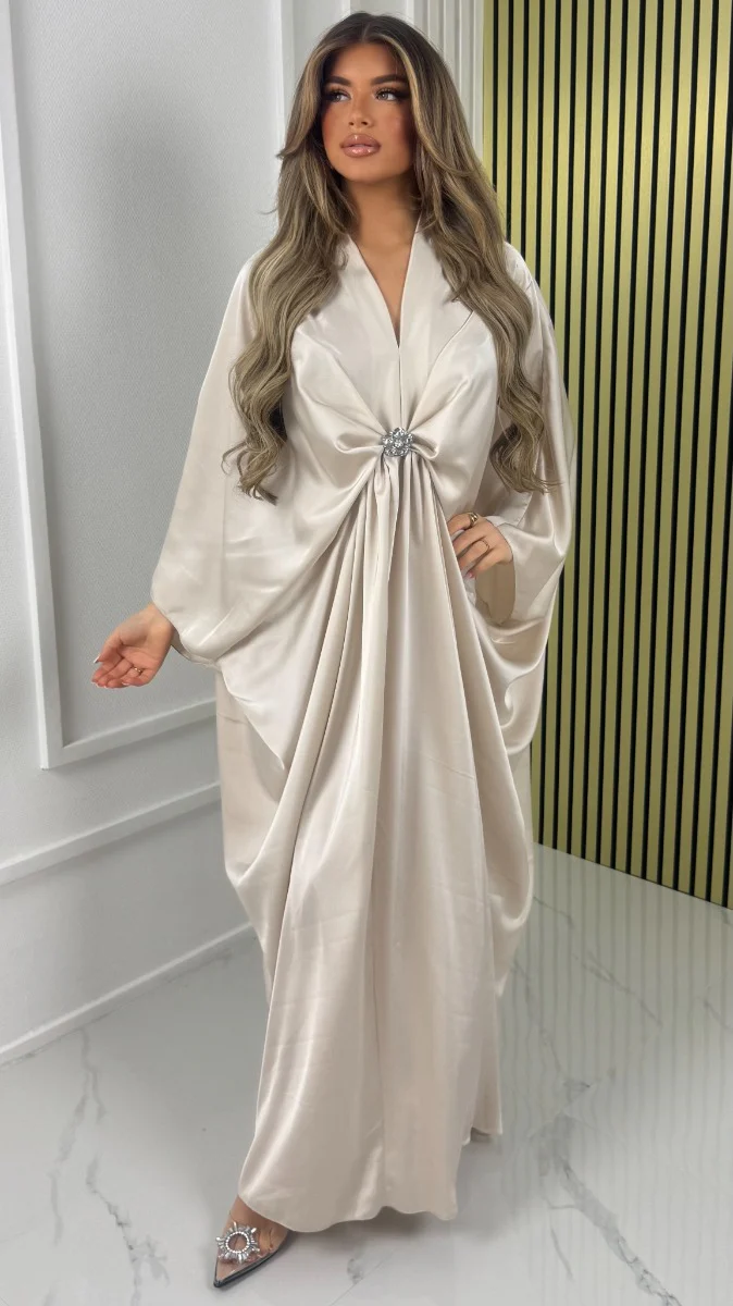 Brooch Detail Oversized Satin Dress - Image 5
