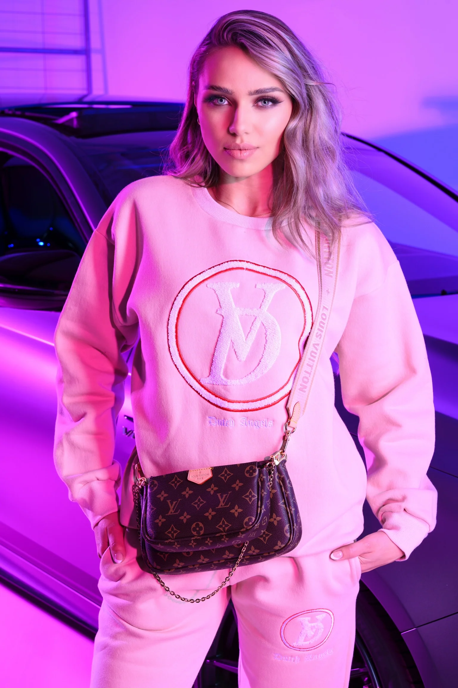 Dutch Angels Round Chenille Embroidery Pink Tracksuit - Image 4