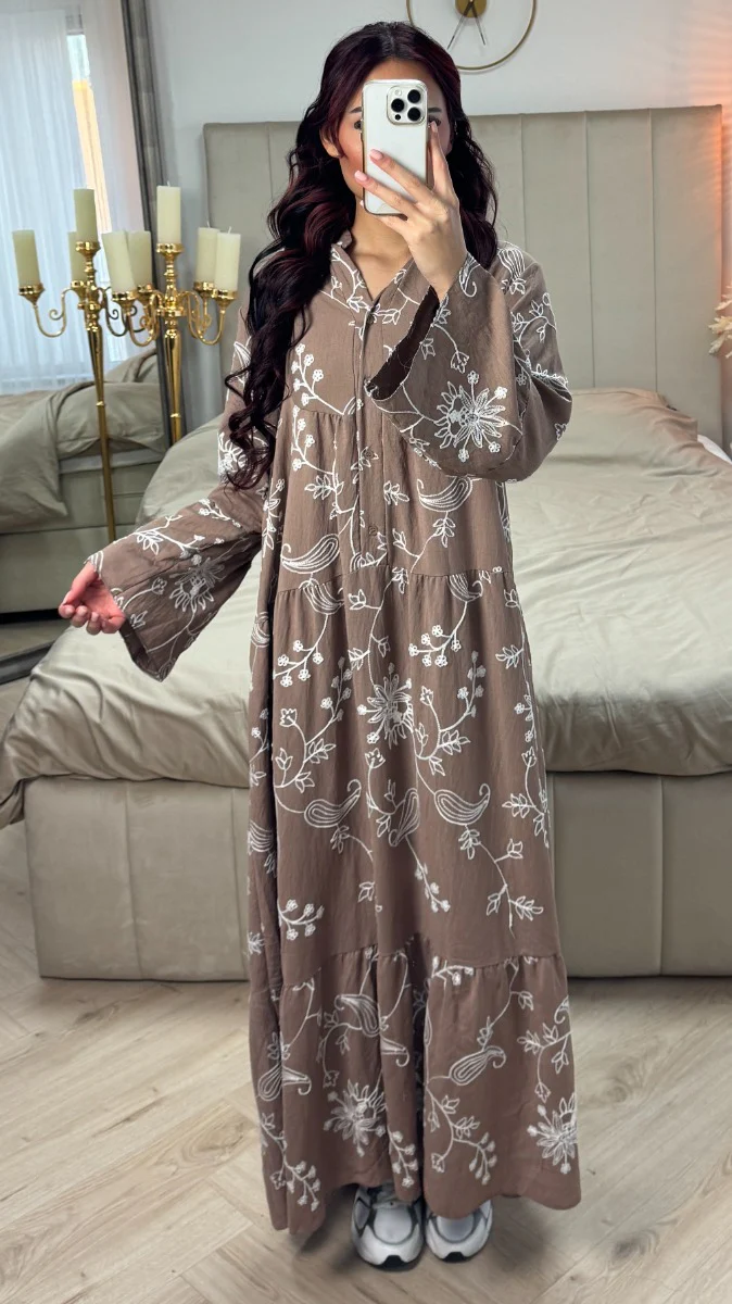 Embroidery Flower Print Maxi Pleated Dress - Image 4