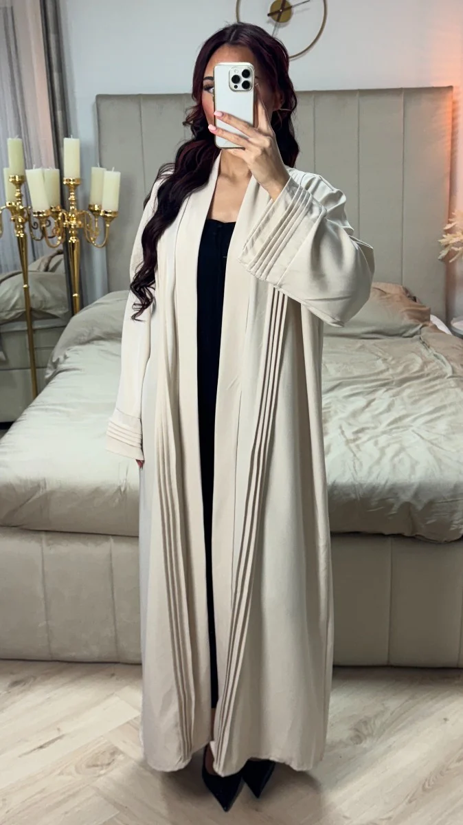 Kimono Pleated Details - Image 10