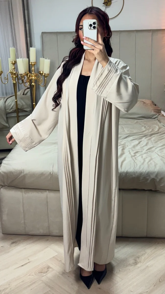 Kimono Pleated Details - Image 11