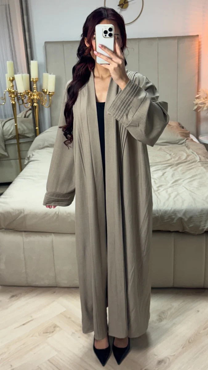 Kimono Pleated Details - Image 12