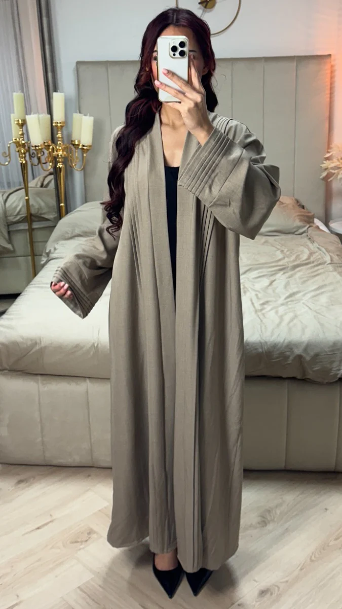 Kimono Pleated Details - Image 13