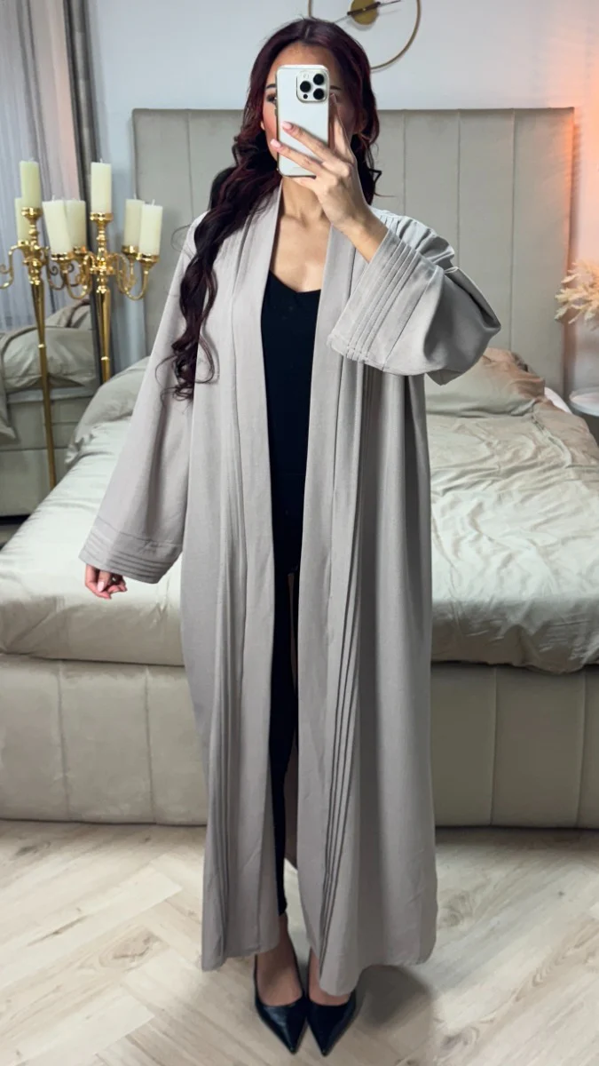 Kimono Pleated Details - Image 6