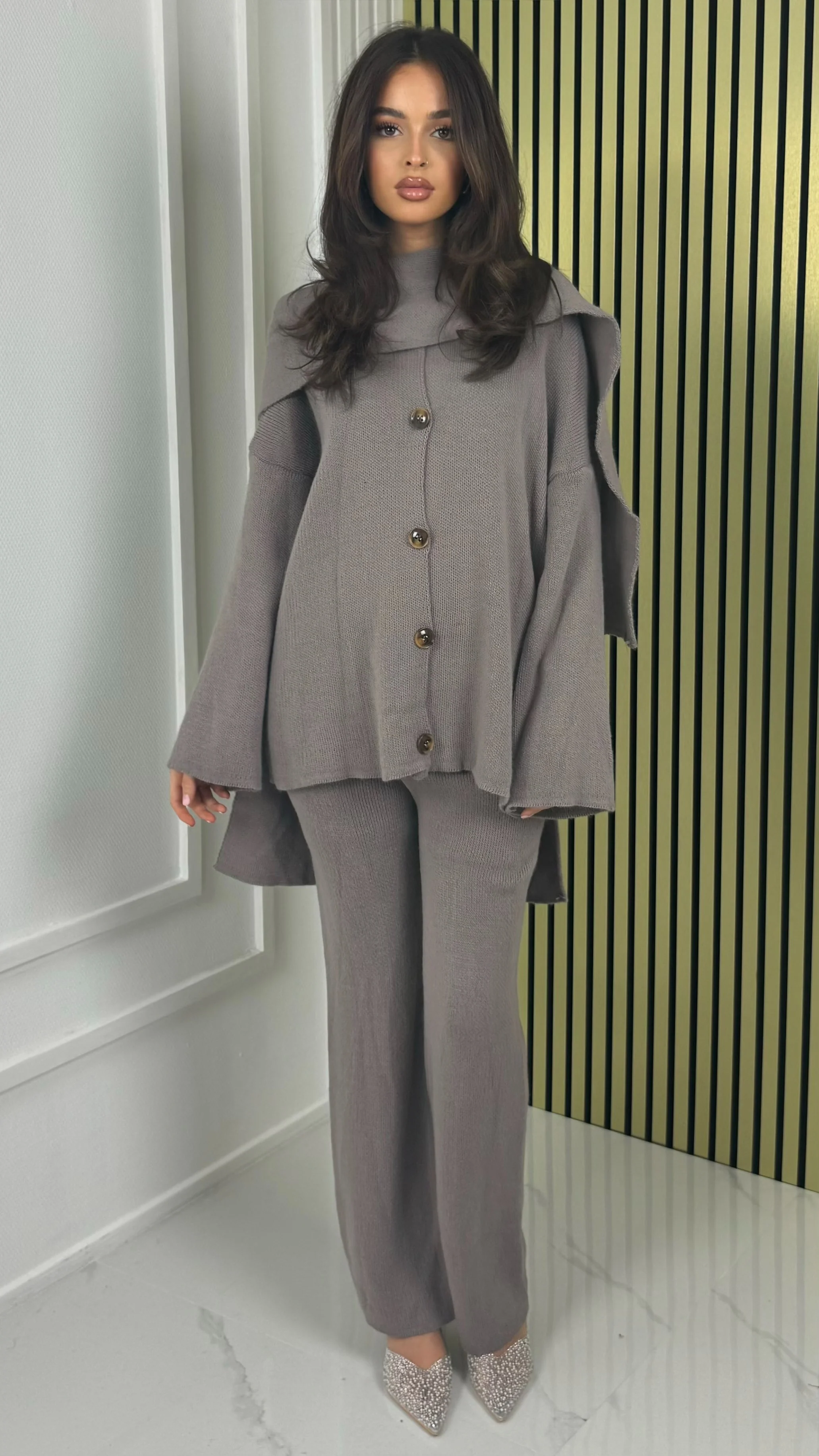 Knitwear 5 button Set Integrated Shawl - Image 15