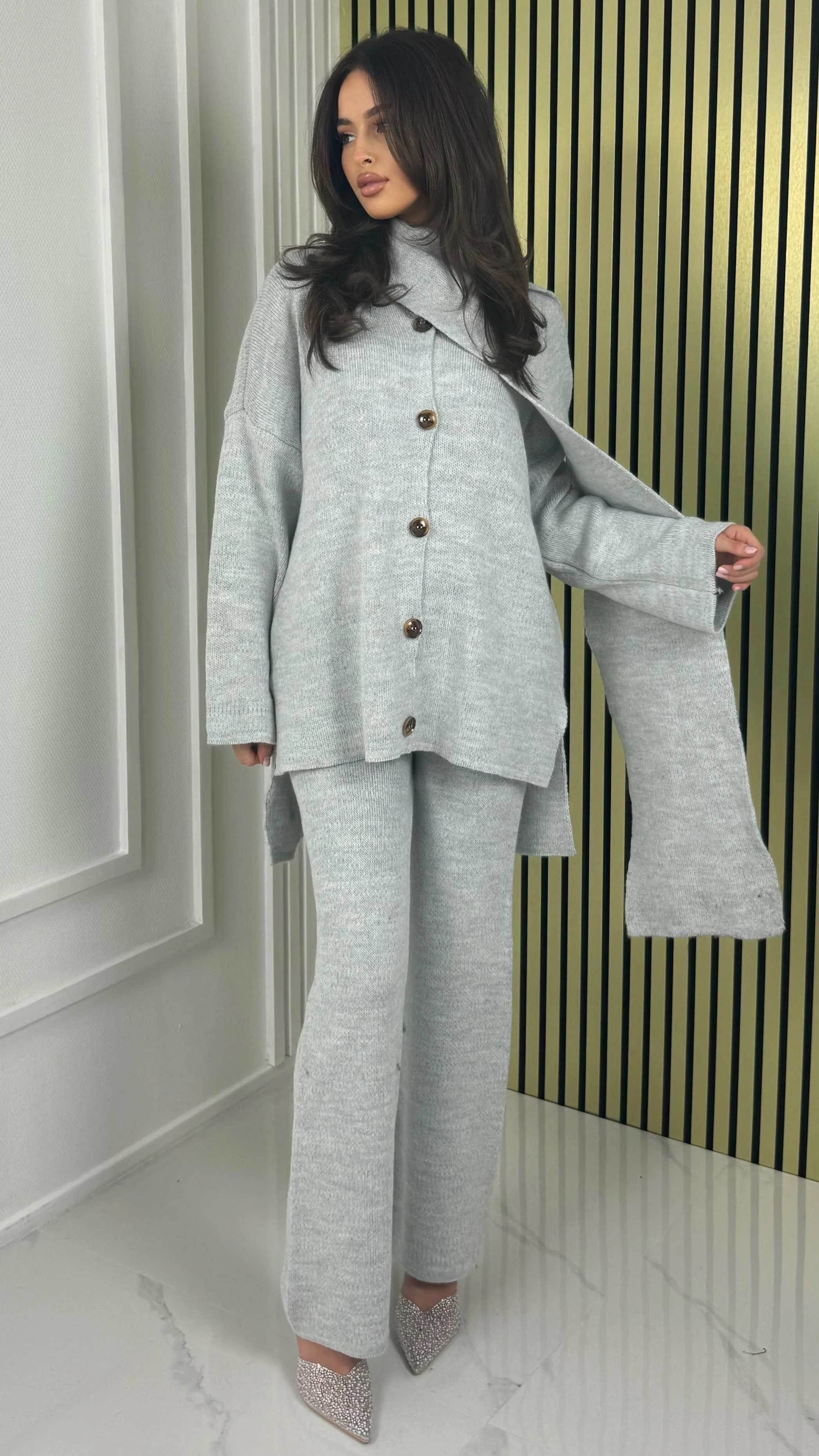 Knitwear 5 button Set Integrated Shawl - Image 16