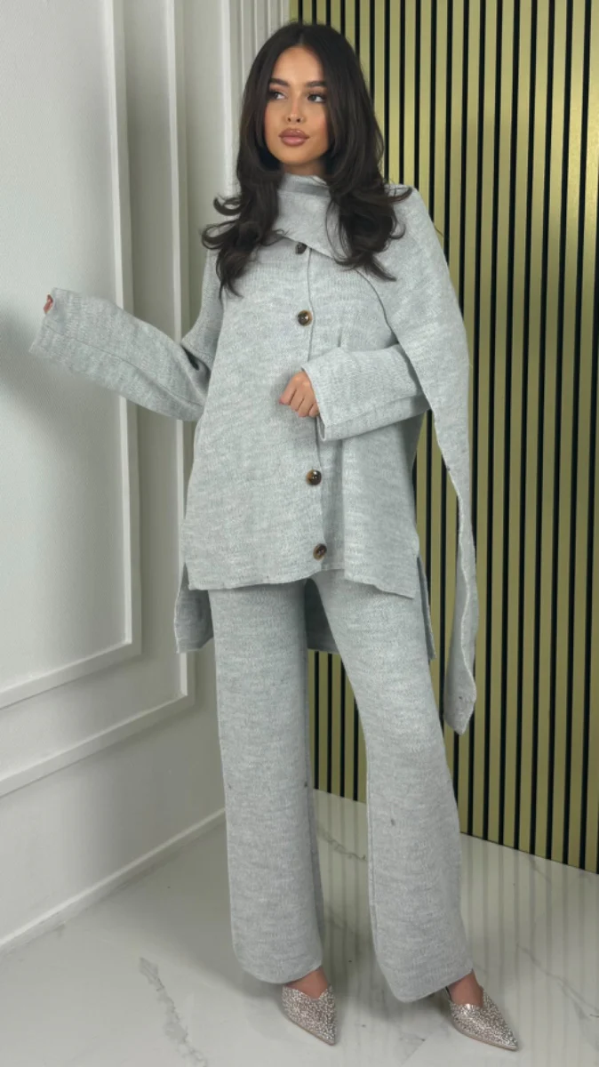 Knitwear 5 button Set Integrated Shawl - Image 3