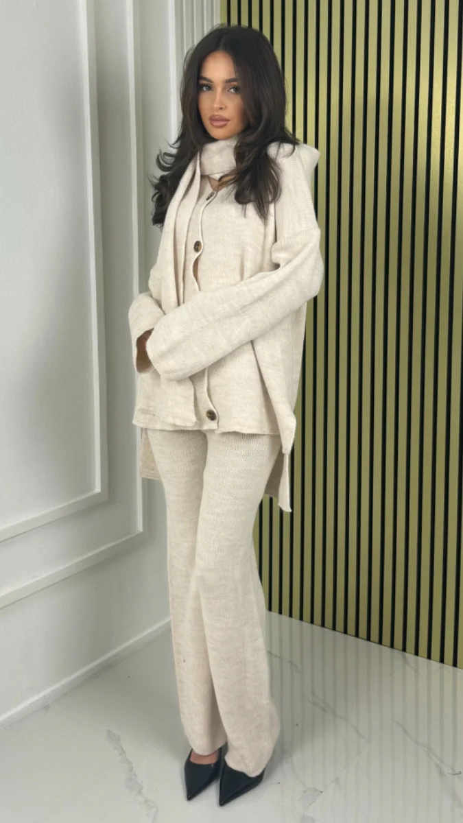 Knitwear 5 button Set Integrated Shawl - Image 9