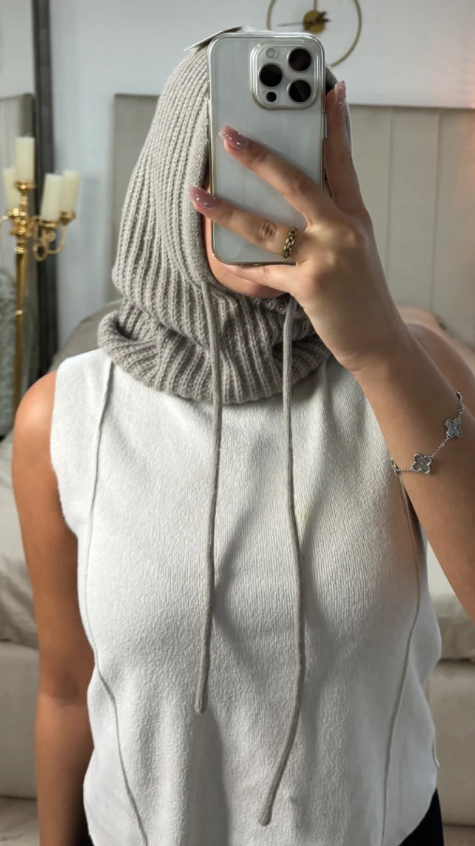 Knitwear Hoodie Cap - Image 9