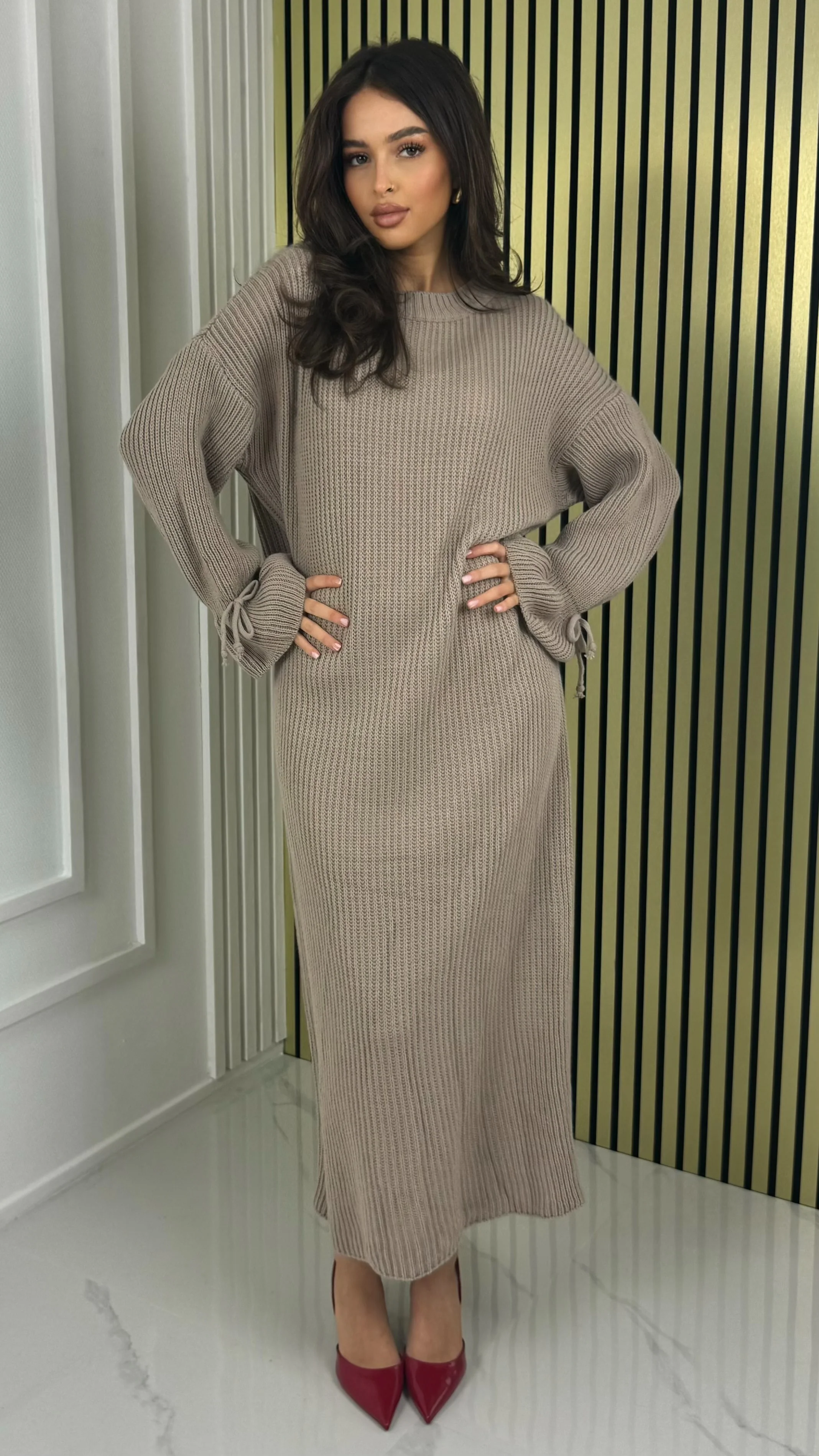 Knitwear Maxi Ruffle Sleeve Detail - Image 21