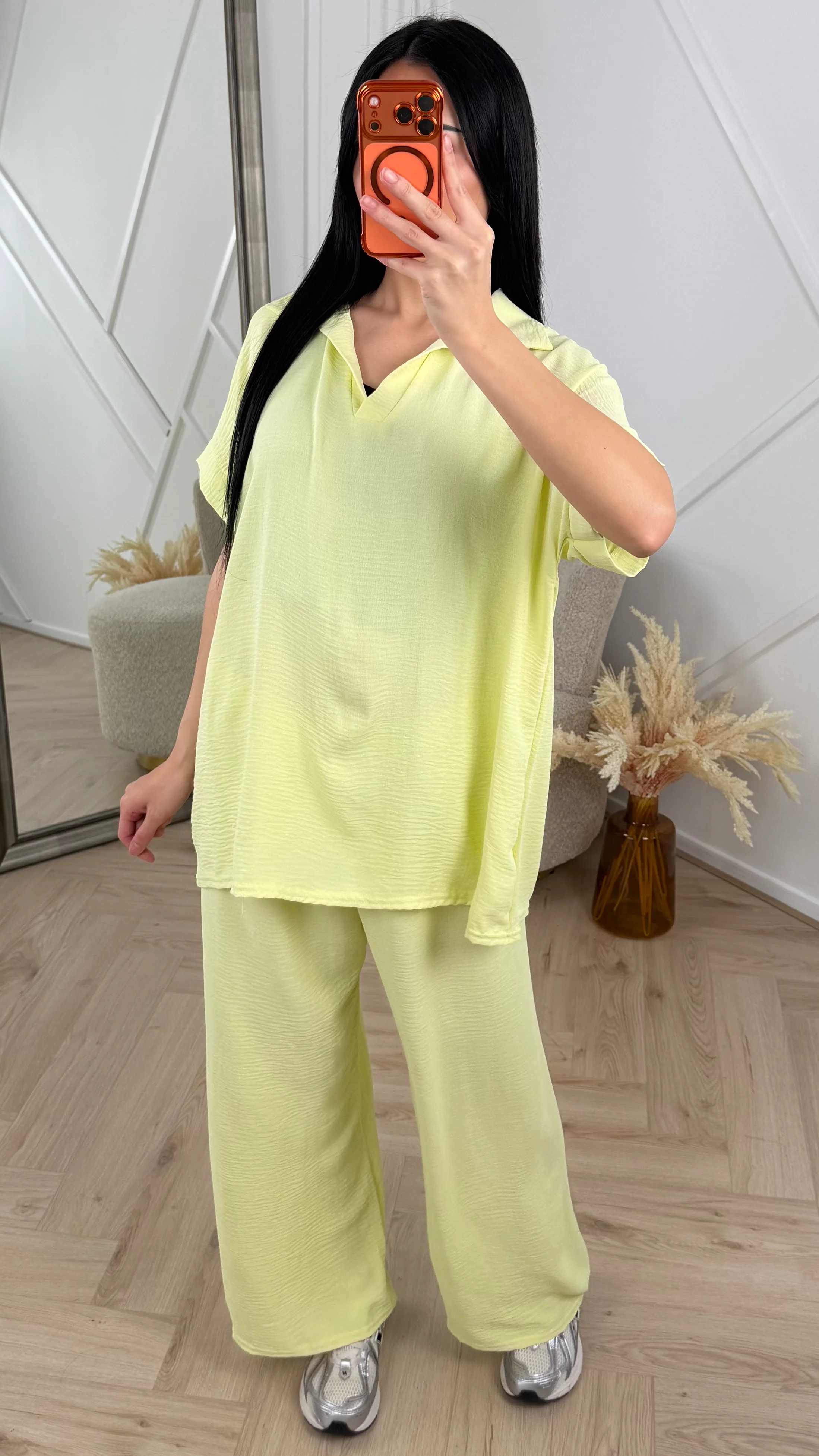 Luchtige Tweedelige Set met Kraag en Wijde Broek