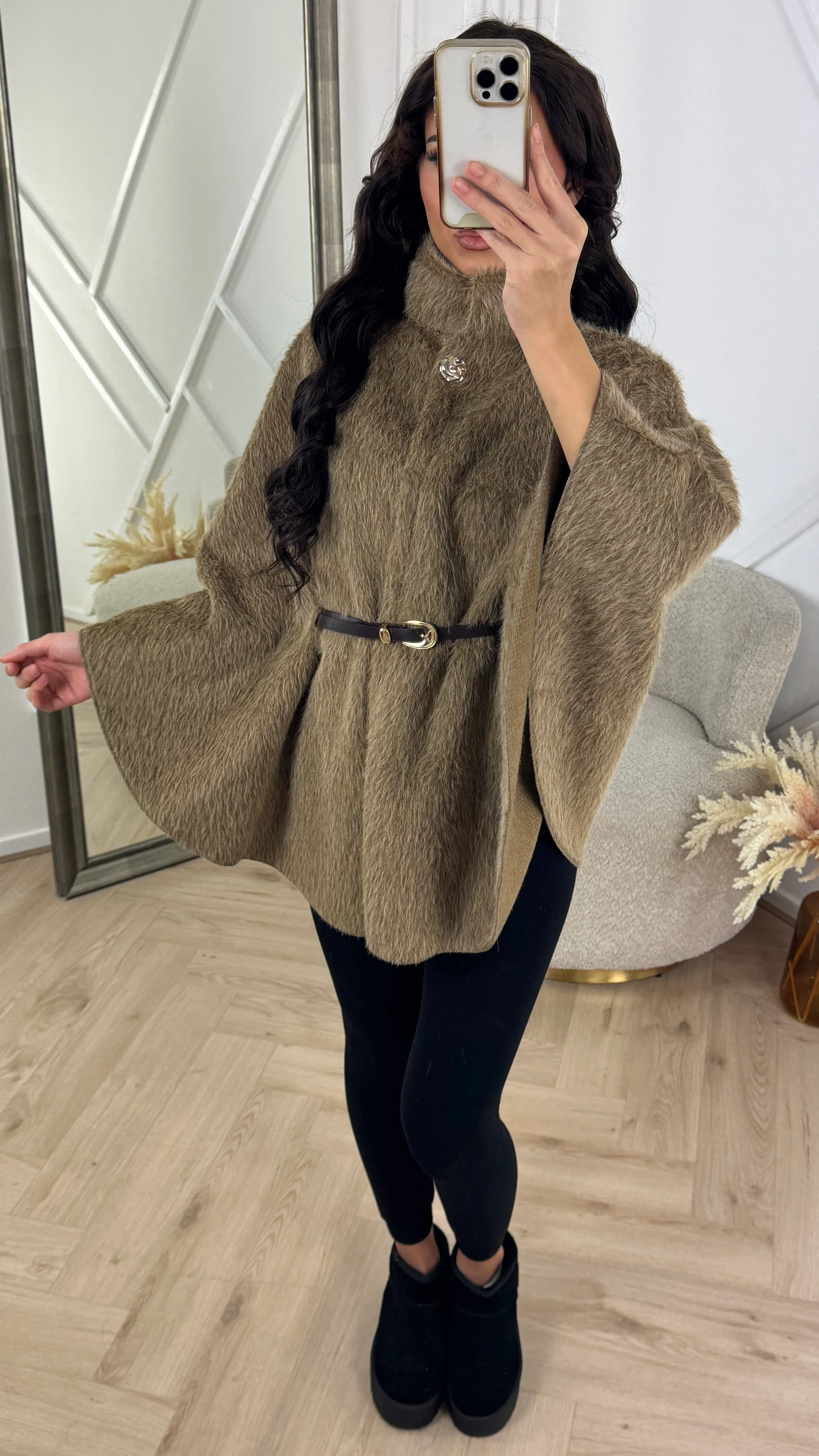 Luxe Fluffy Wool Touch Poncho met Ceintuur - Image 7