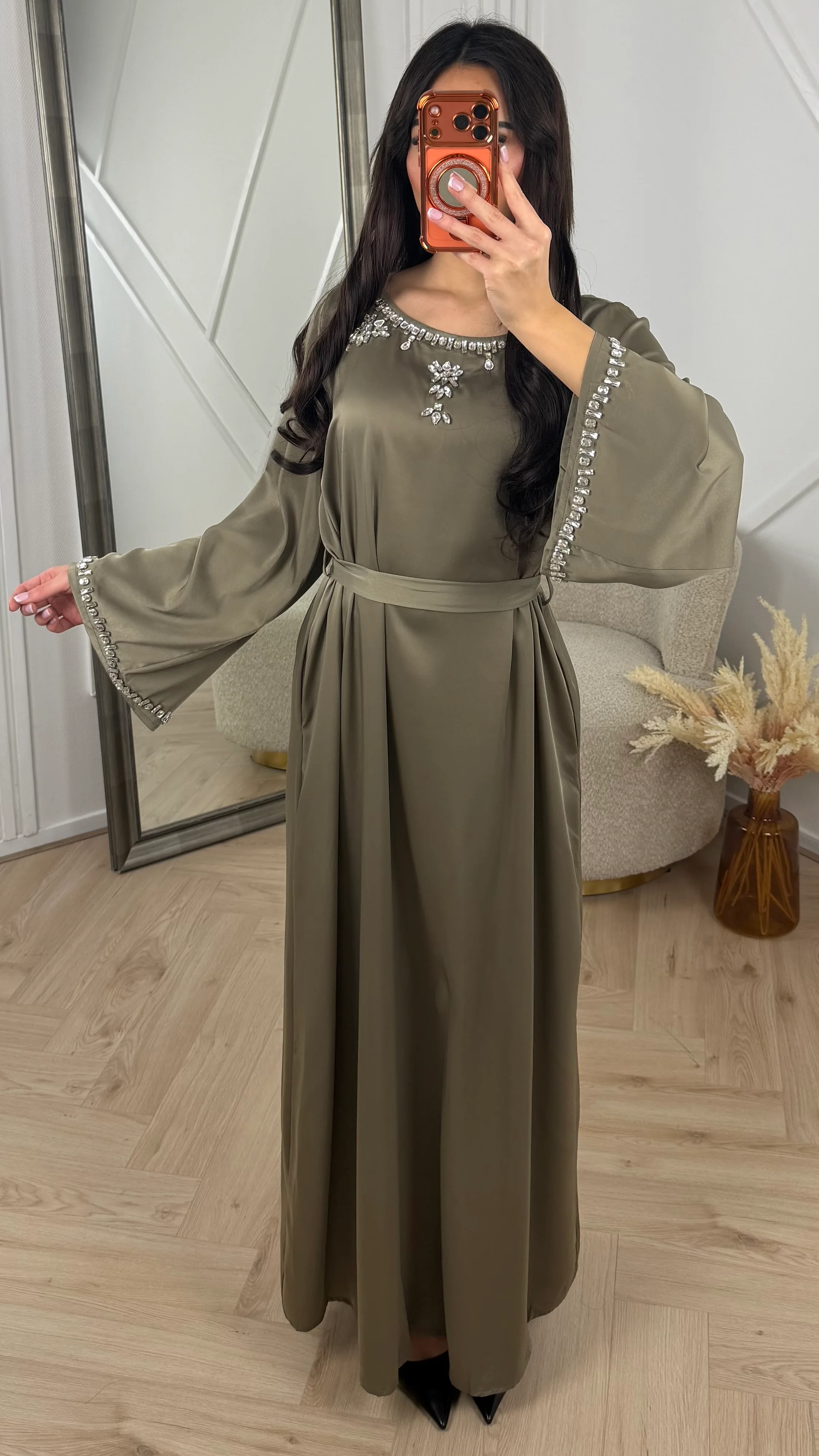 Luxe Maxi Jurk met Kristalborduursel en Wijde Mouwen