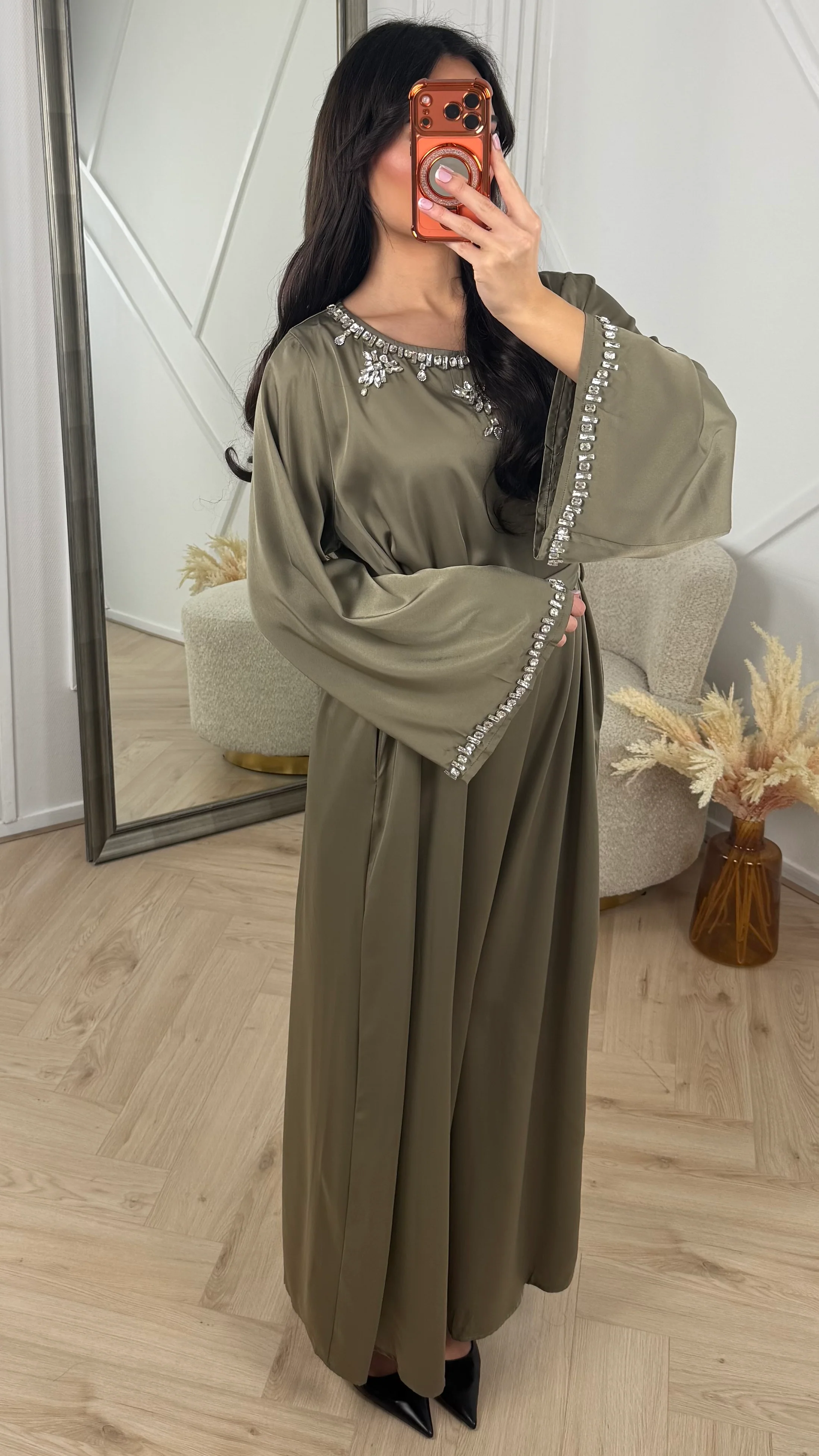 Luxe Maxi Jurk met Kristalborduursel en Wijde Mouwen - Image 10