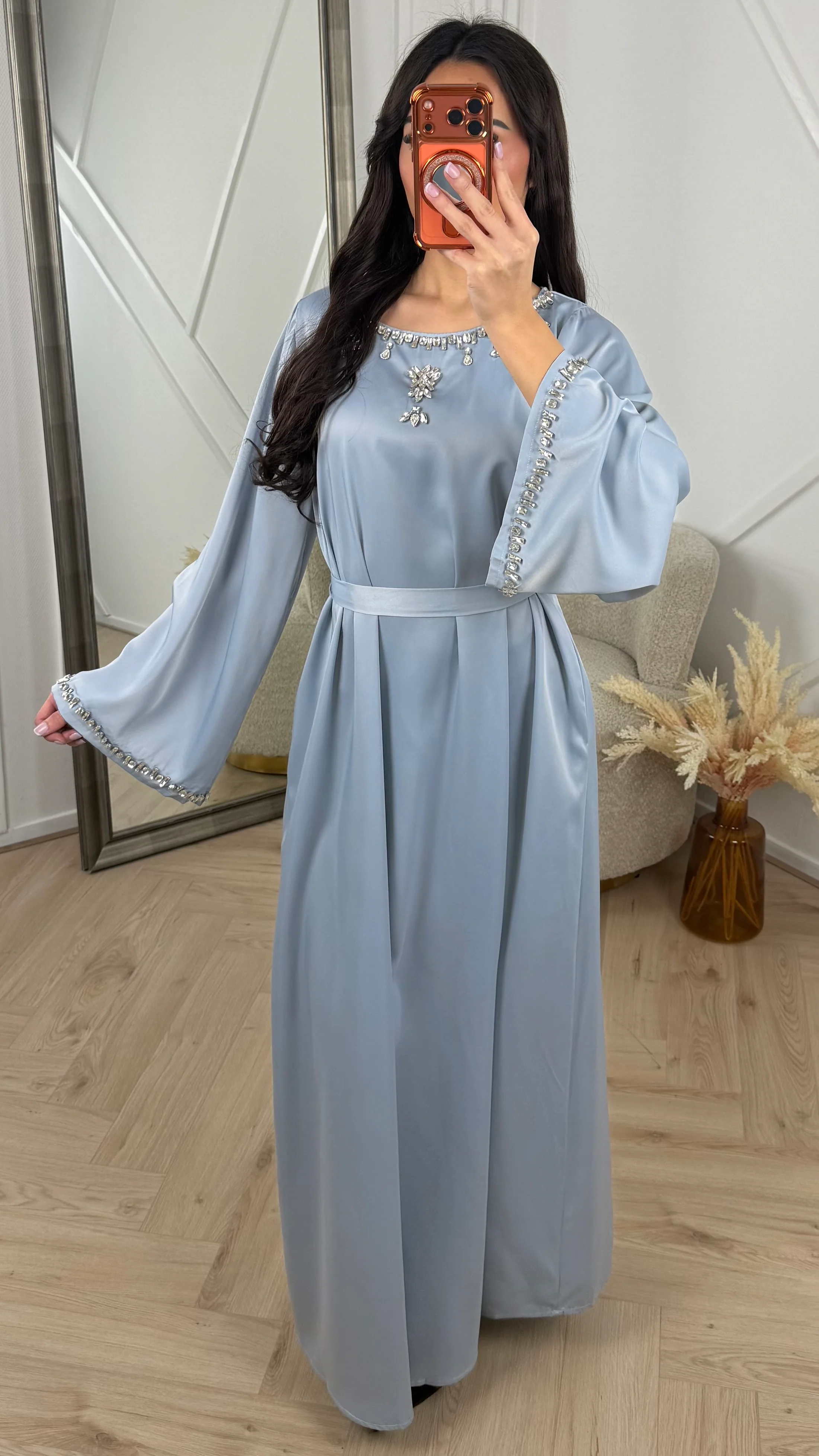Luxe Maxi Jurk met Kristalborduursel en Wijde Mouwen - Image 5