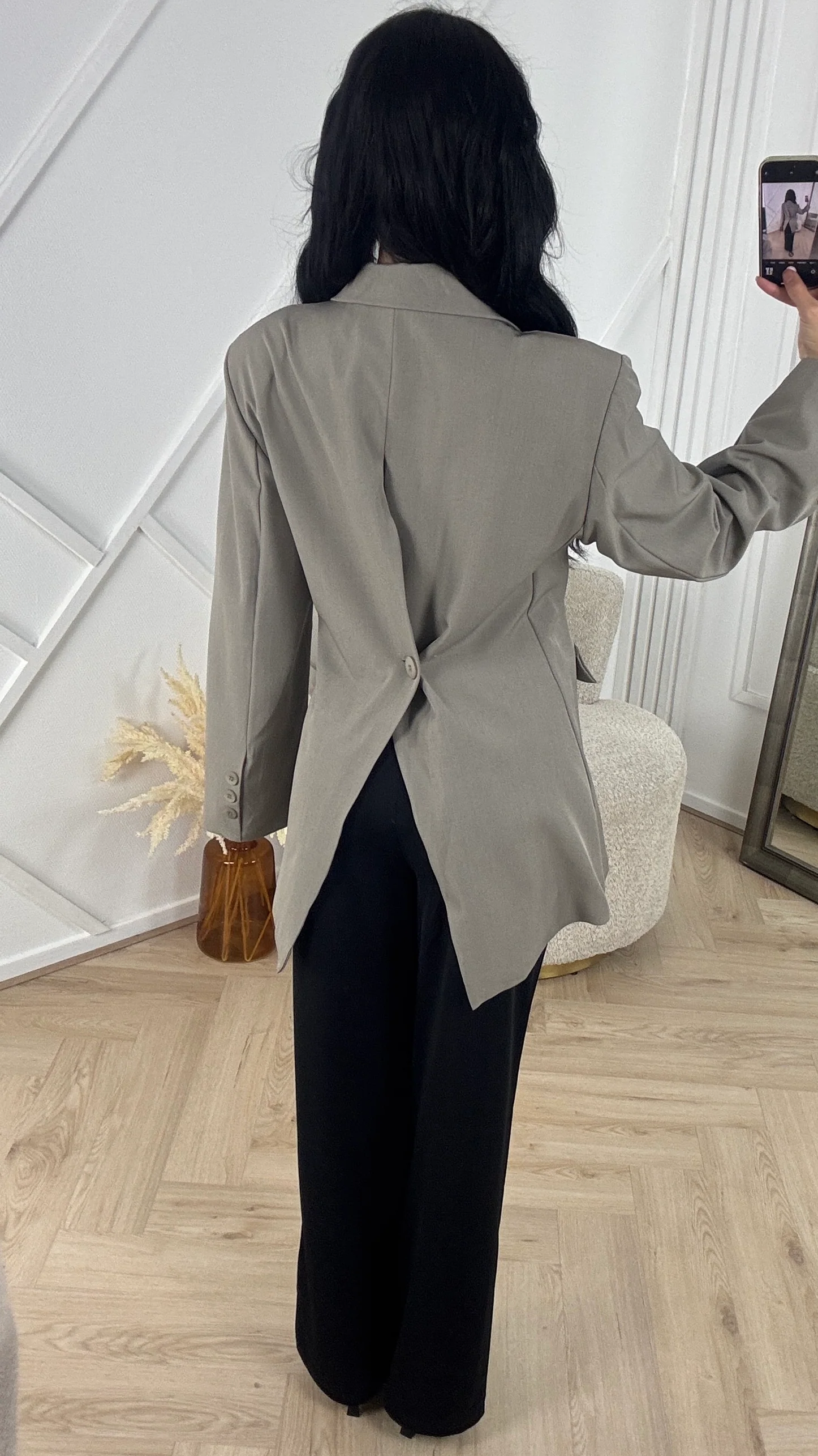 Luxe Oversized Blazer met Achterknoopdetail - Image 2