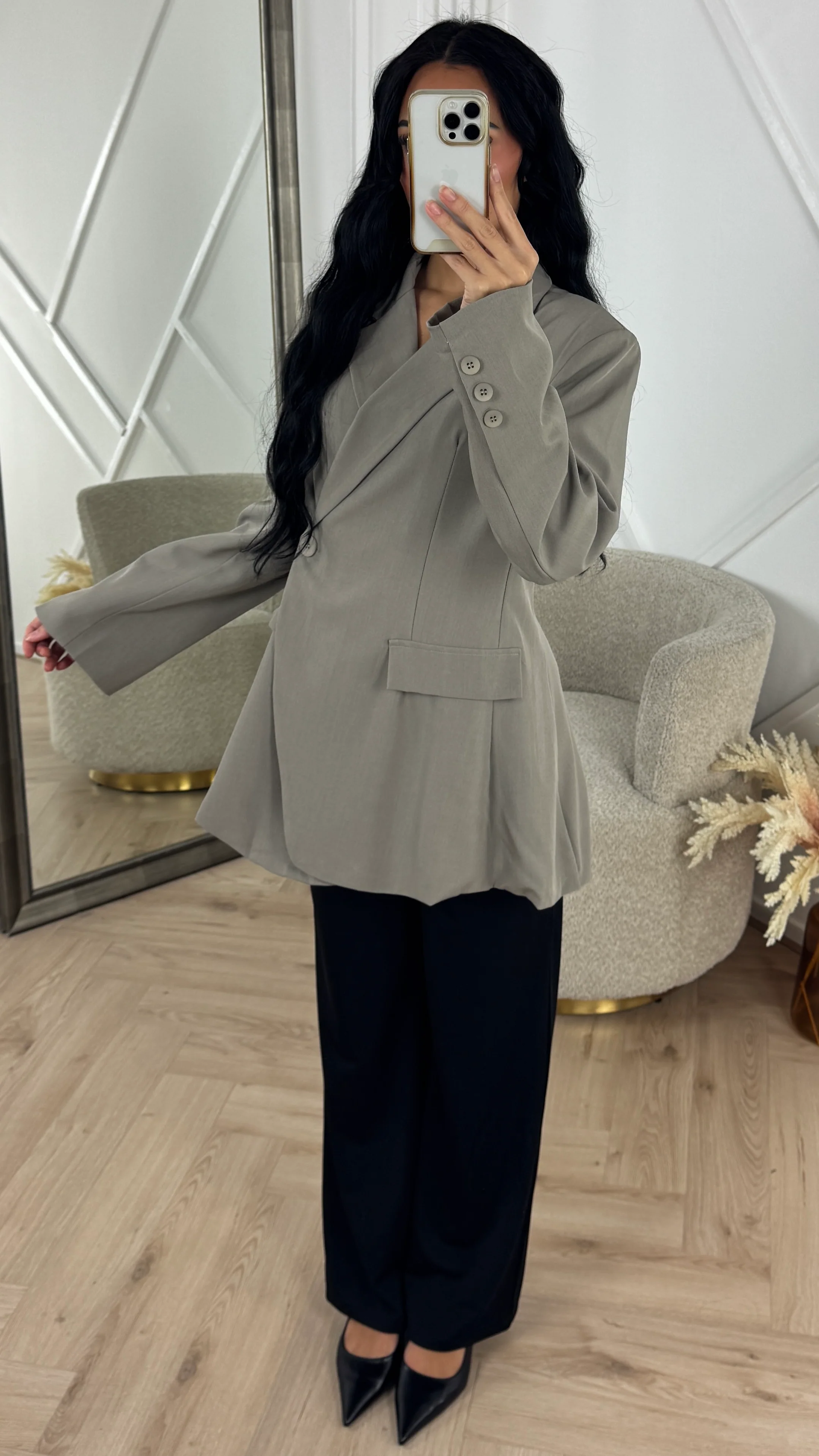 Luxe Oversized Blazer met Achterknoopdetail - Image 3