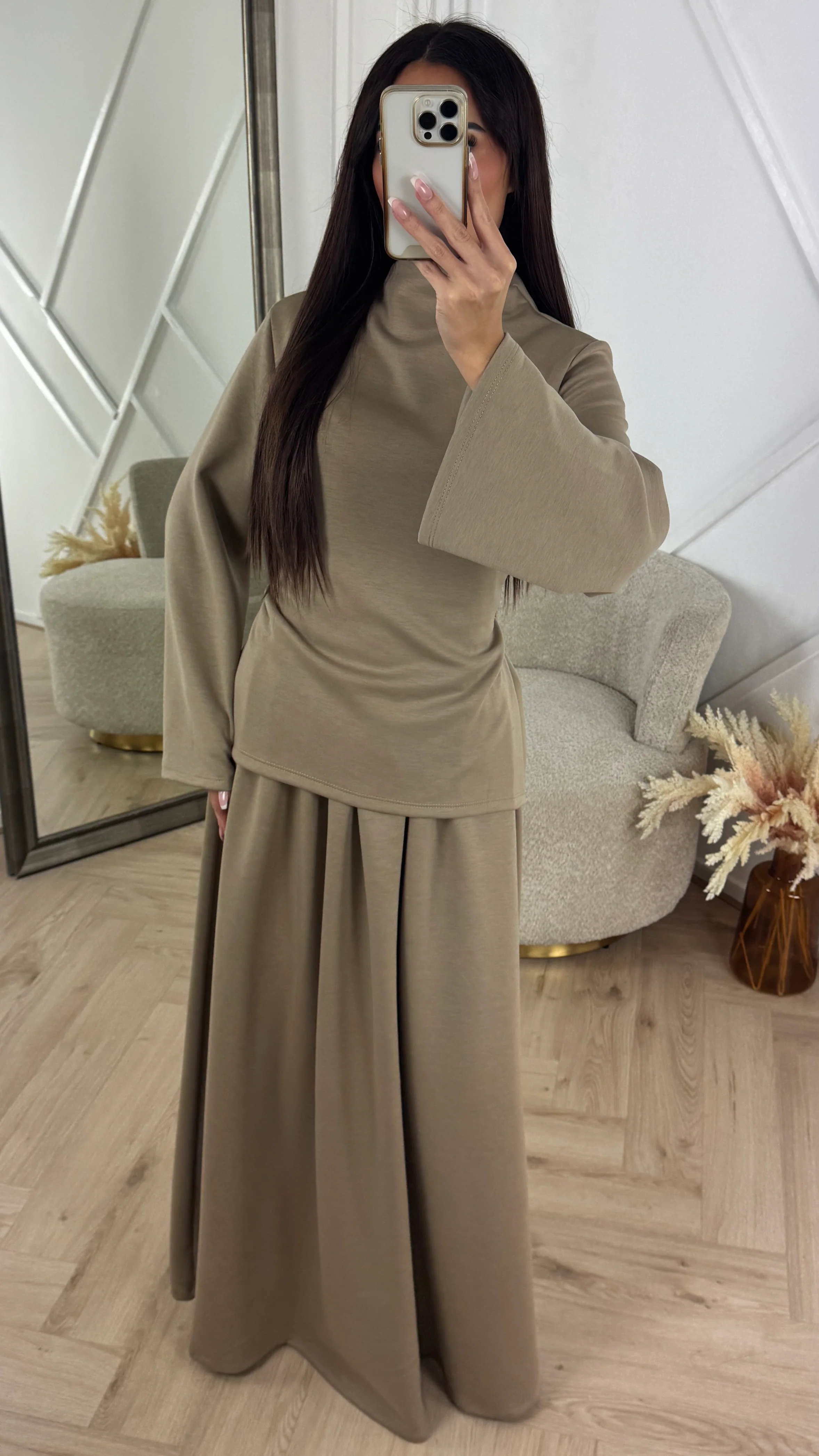 Luxe Rok Set met Hoge Hals en Taillelint