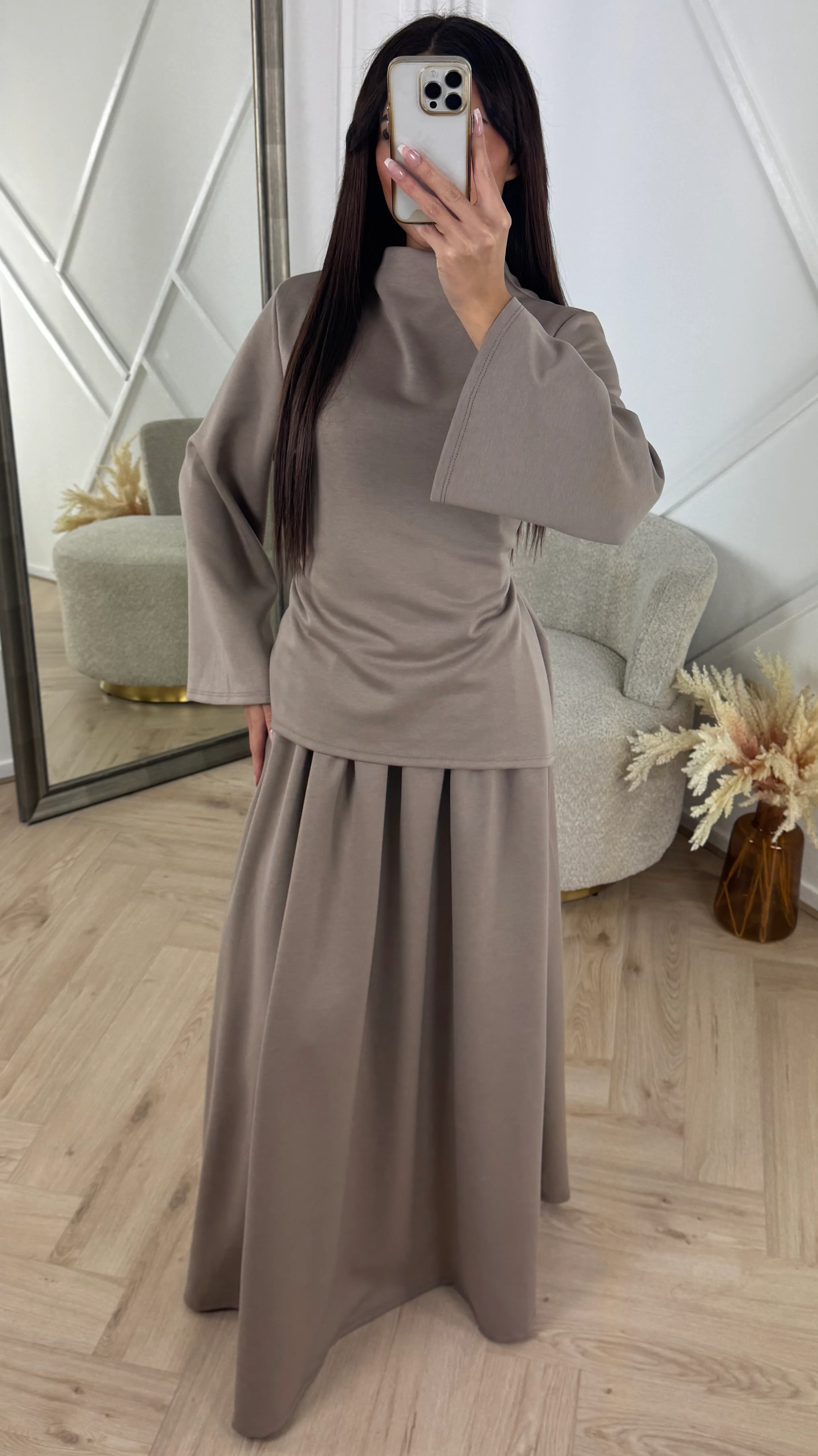 Luxe Rok Set met Hoge Hals en Taillelint - Image 2