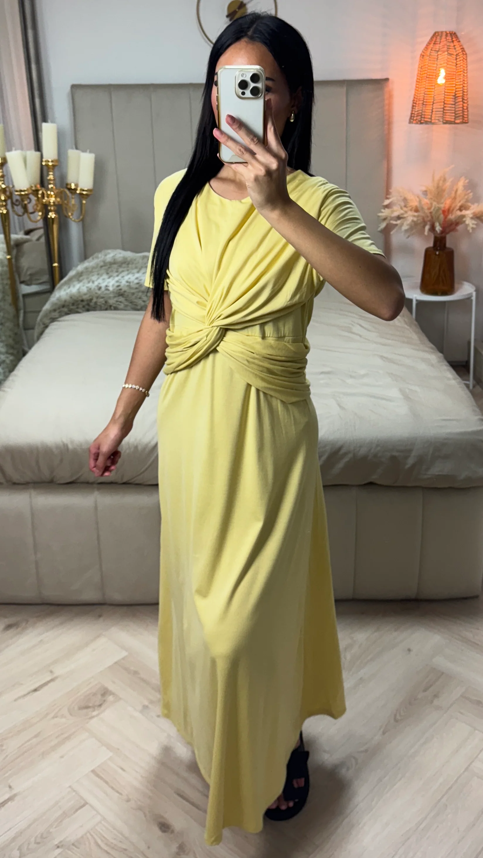 Maxi Jurk met Geplooid Detail en Knoopaccent