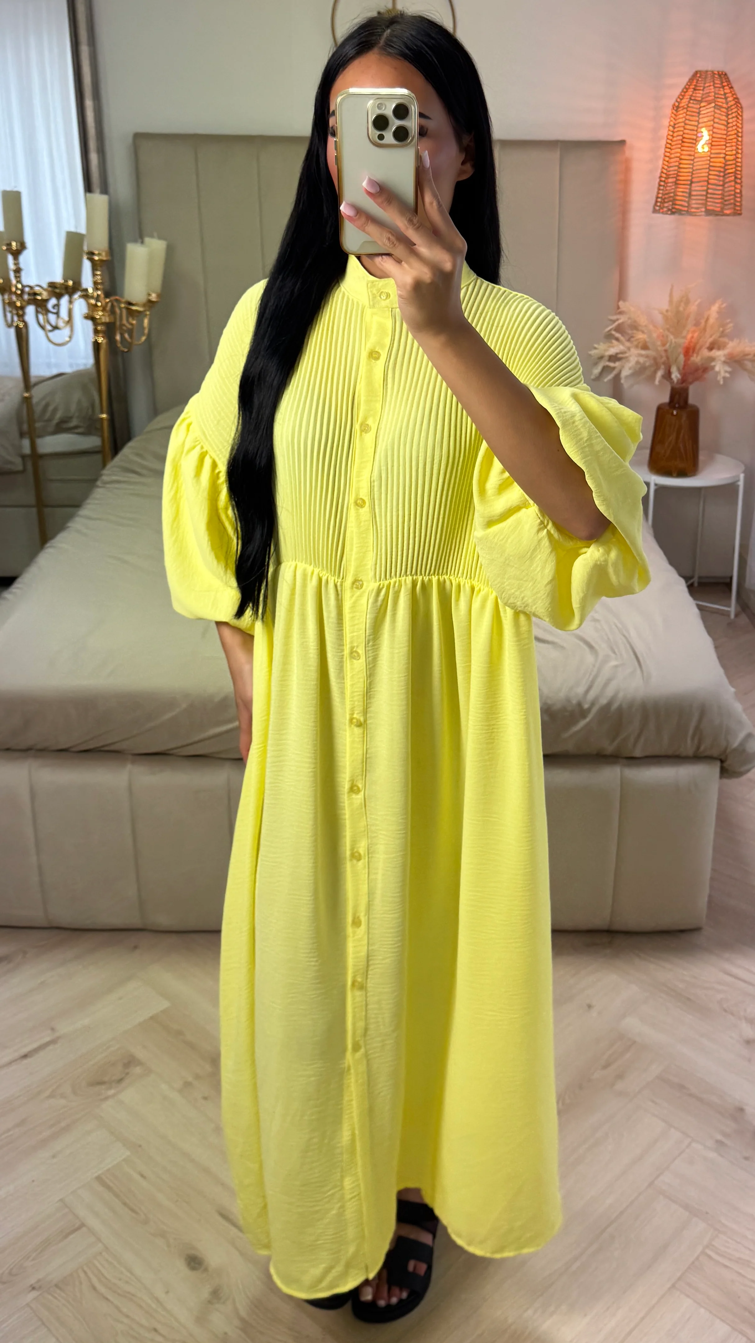 Maxi Jurk met Plooidetail en Pofmouwen – Knoopsluiting - Image 2
