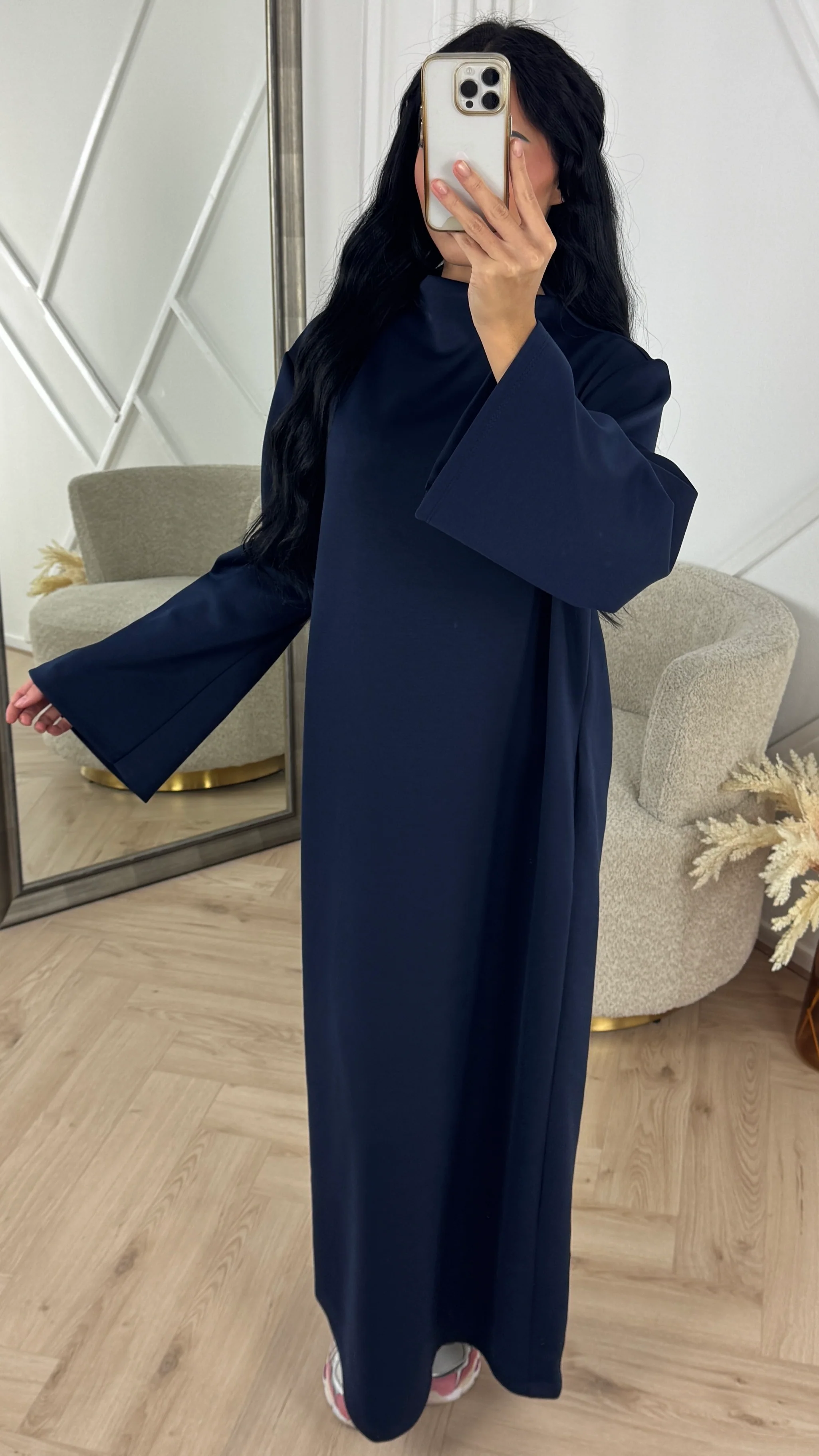 Minimal Maxi Jurk met Wijde Mouwen - Image 6