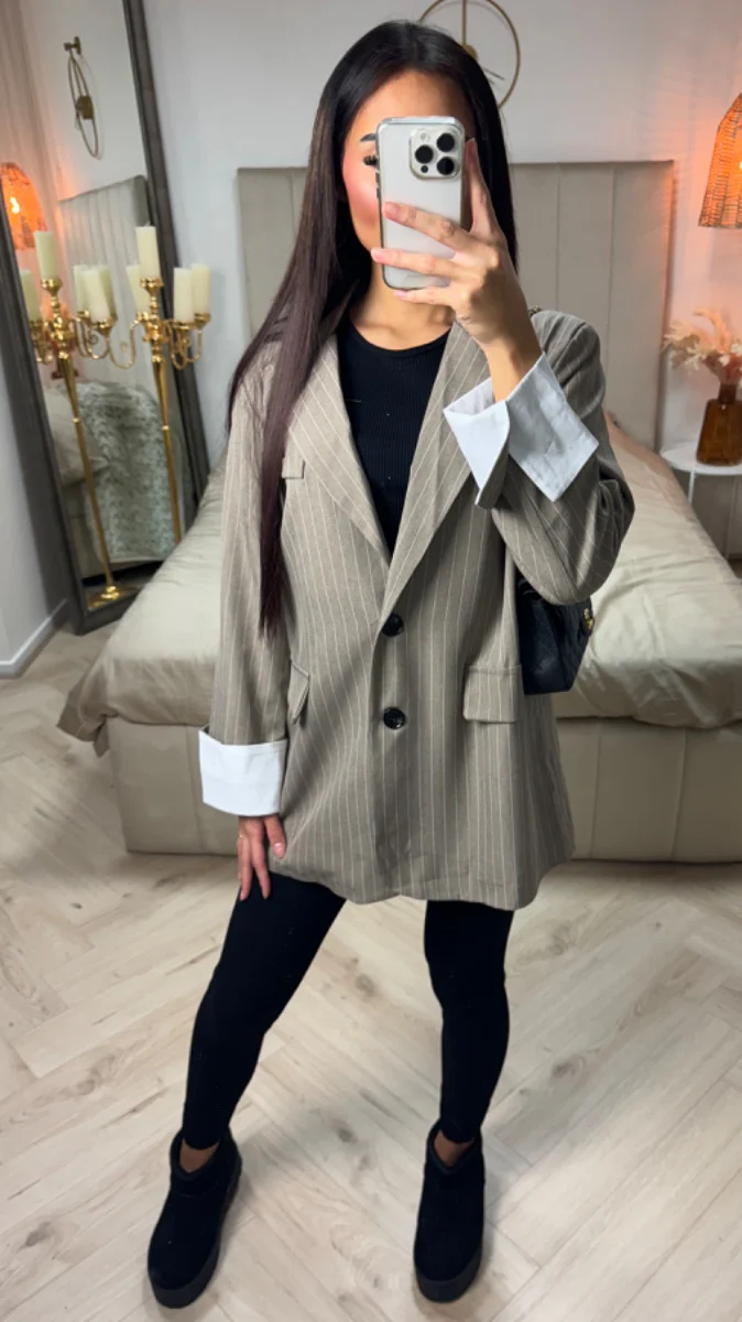 Oversized Striped Blazer - Image 3