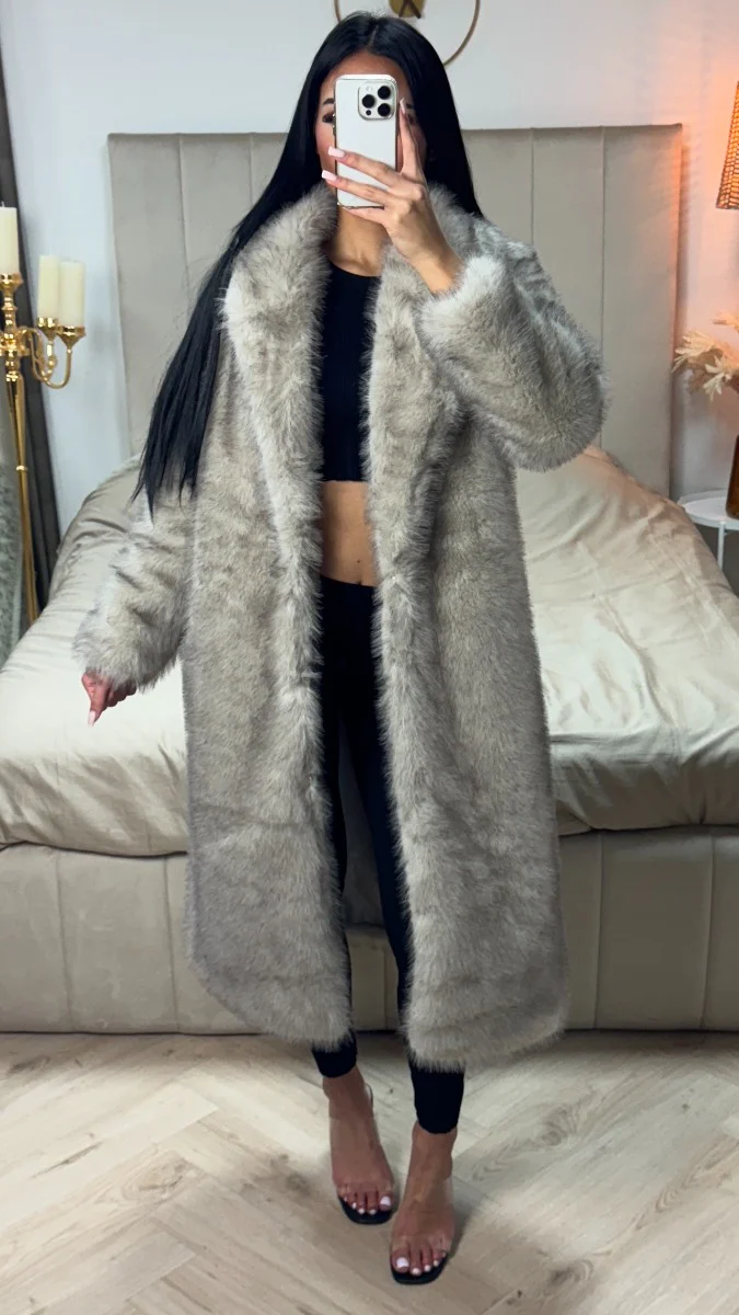Oversized Thick Maxi Faux Fur Coat Pockets - Image 2