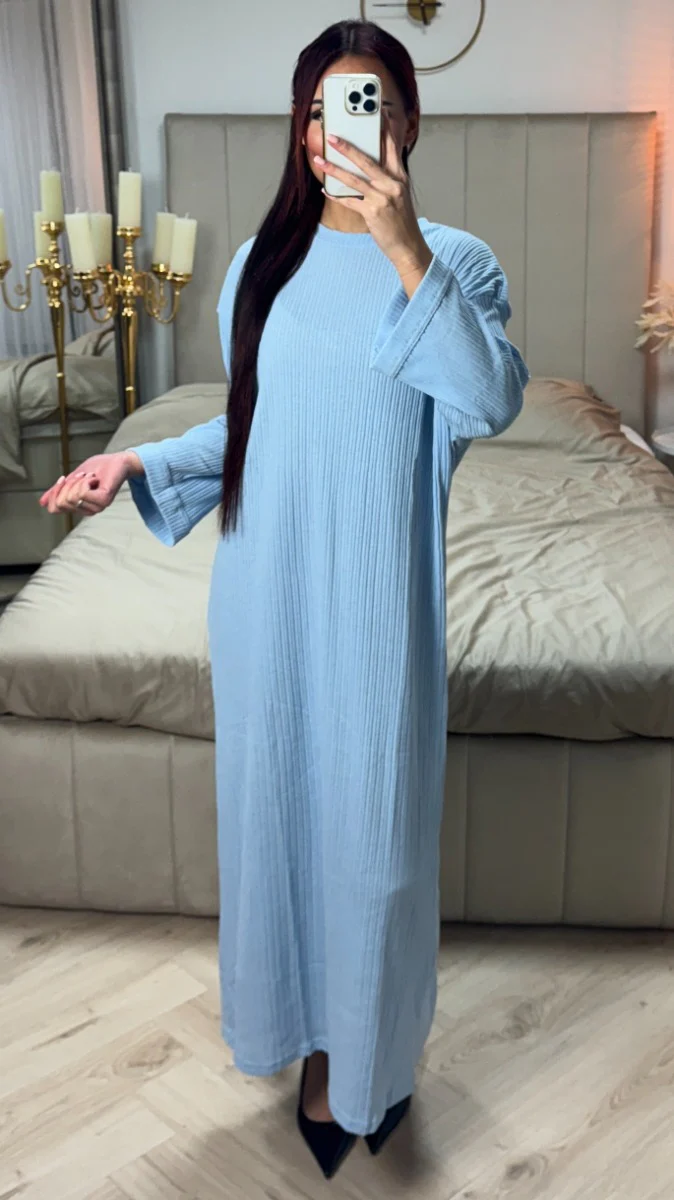 Round Neck Maxi Dress Thin Ribbed Material - Image 3