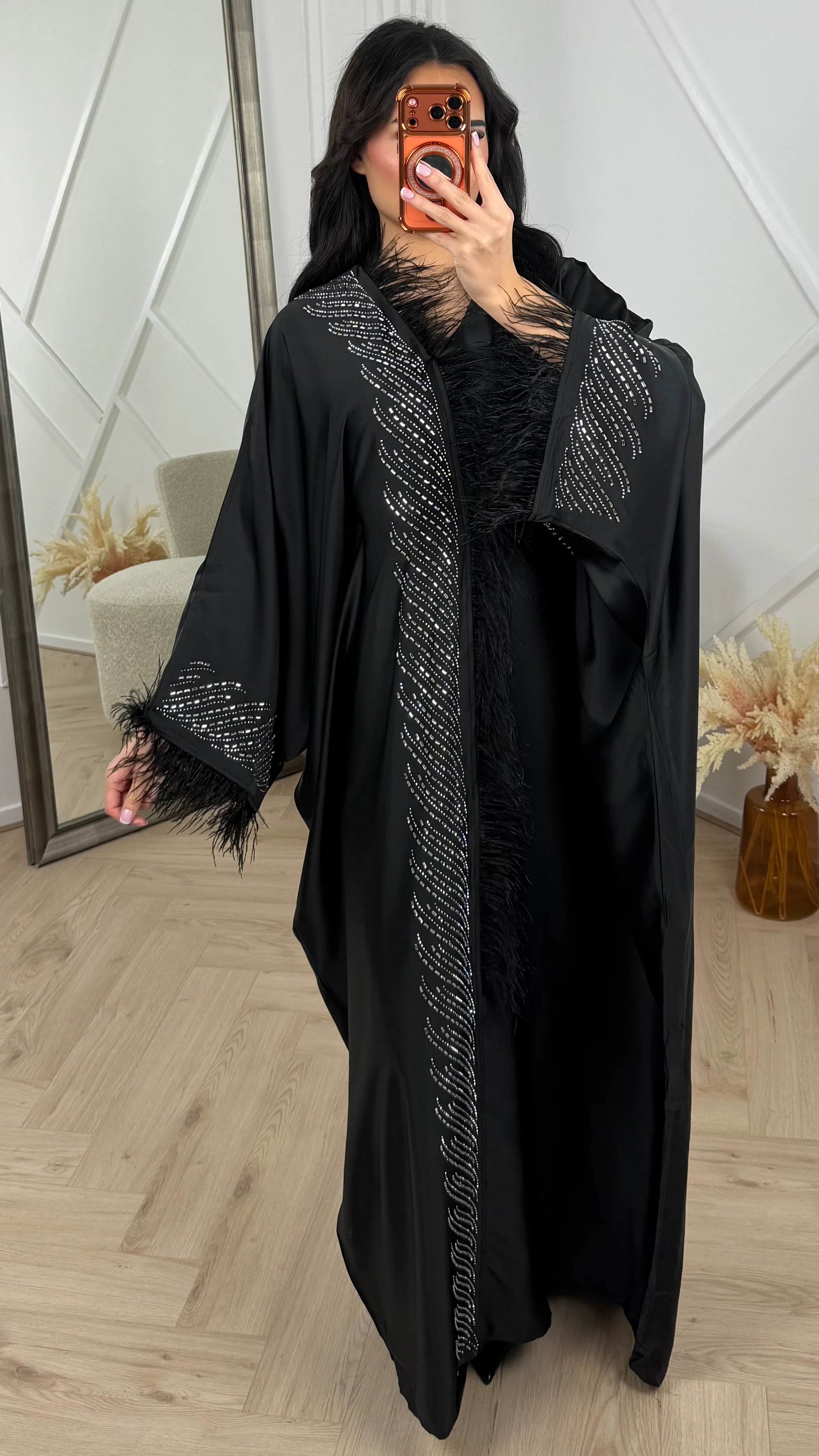 Satijnen Abaya Maxi Jurk met Veren en Strass Details - Image 10