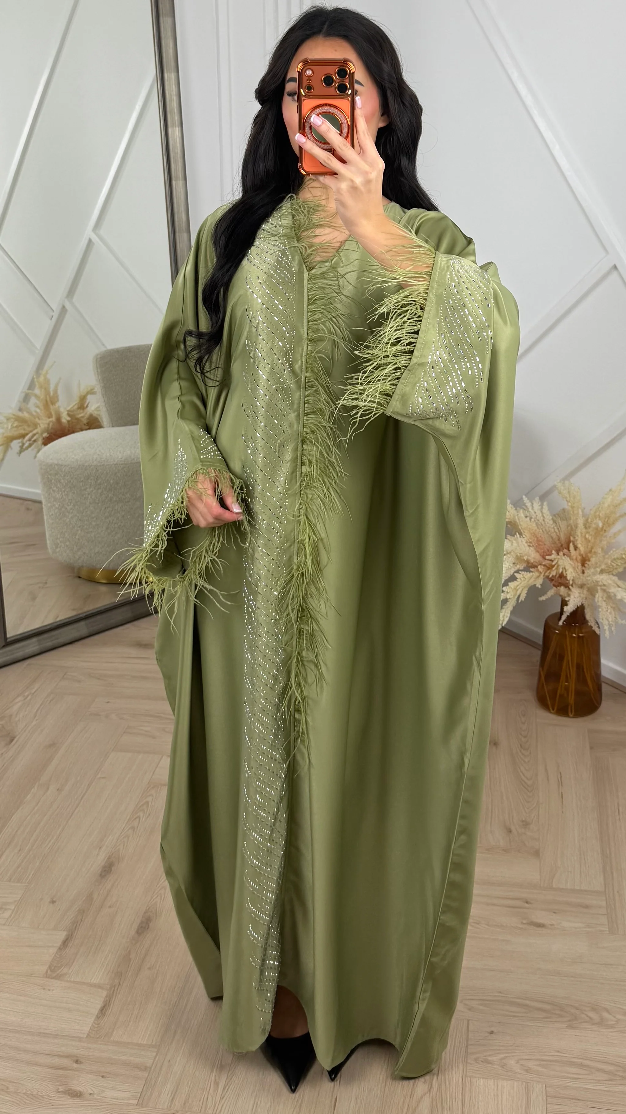 Satijnen Abaya Maxi Jurk met Veren en Strass Details - Image 11