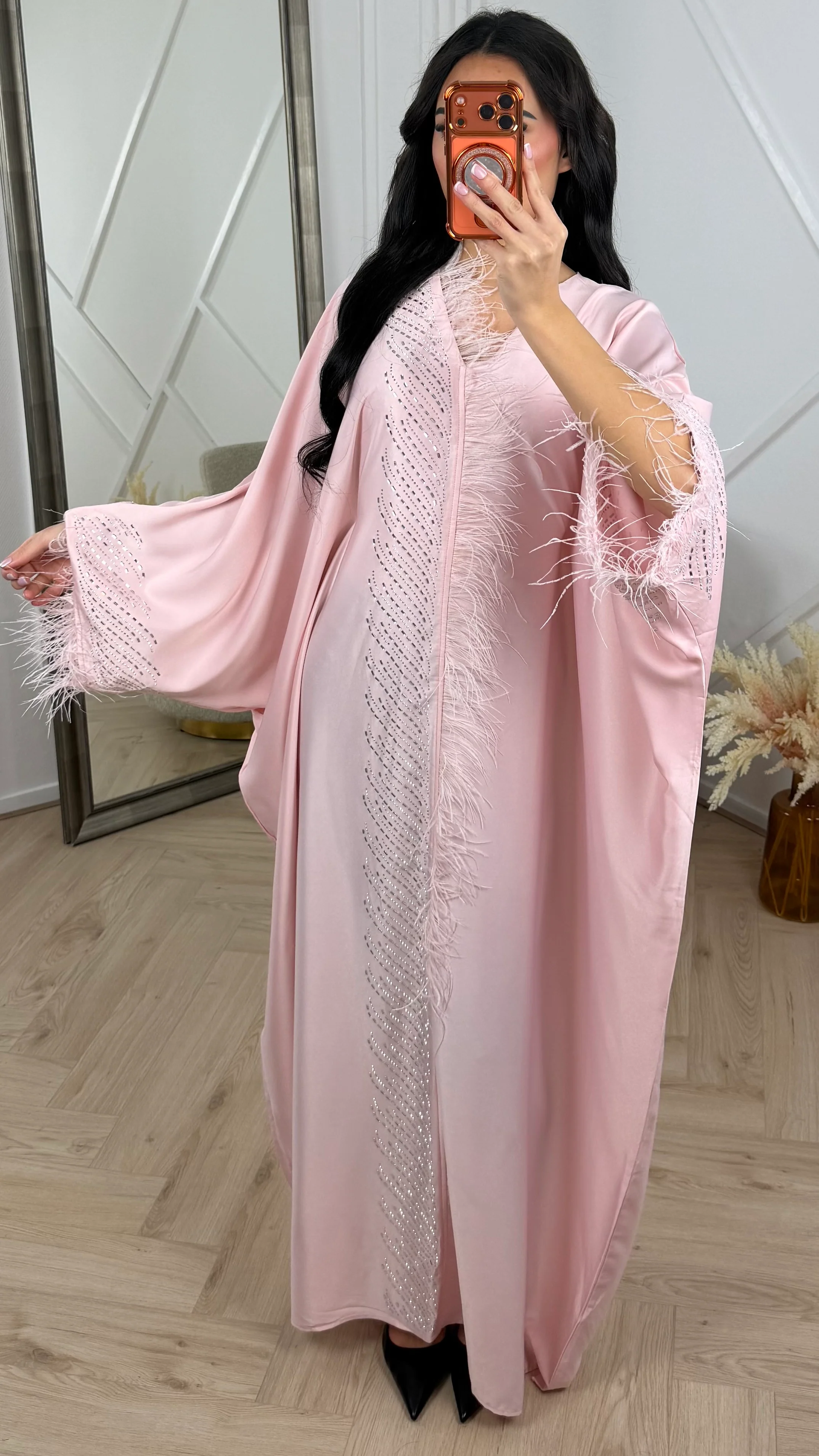 Satijnen Abaya Maxi Jurk met Veren en Strass Details - Image 9