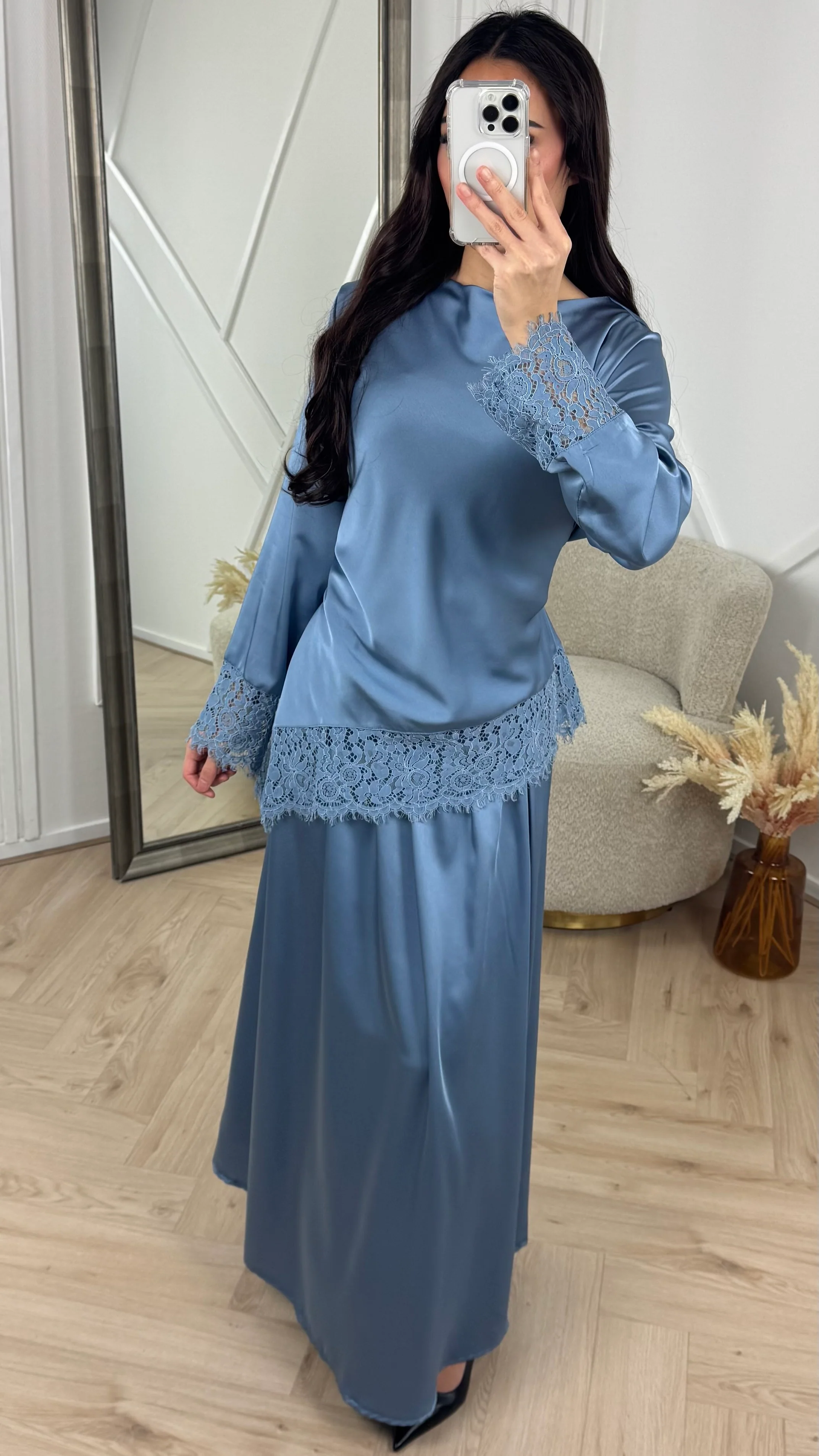 Satijnen Two-Piece Set met Kantdetails - Image 13