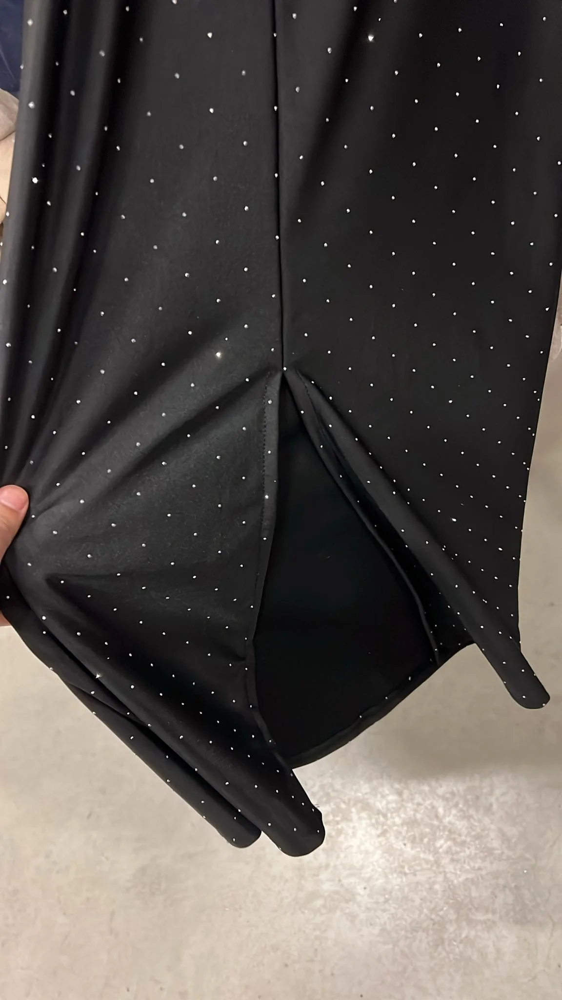 Sparkle Midi Jurk met Plooi-Knoopdetail - Image 7