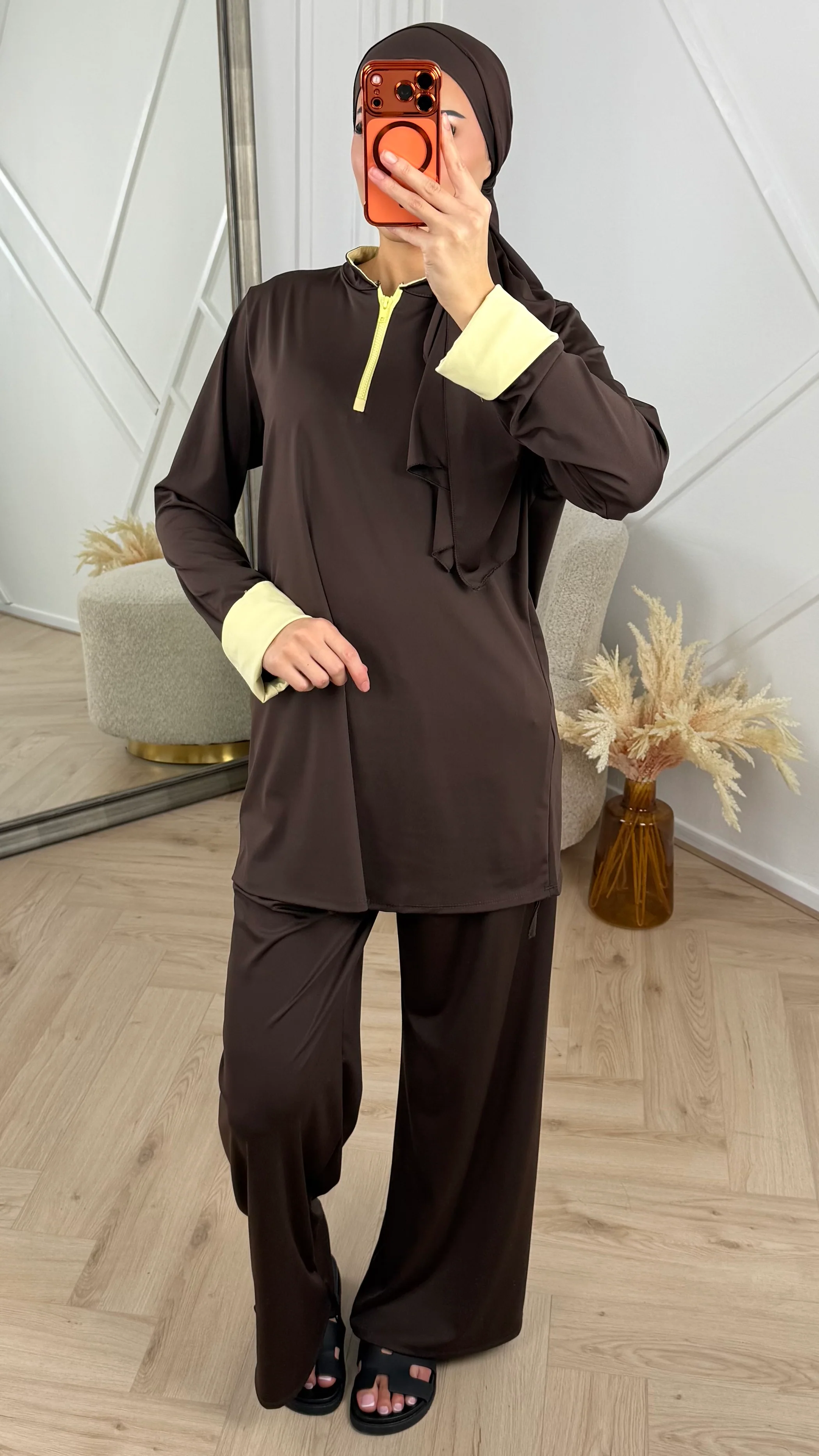 Sportieve Burkini Set met Contrast Rits en Omslagmanchetten - Image 4
