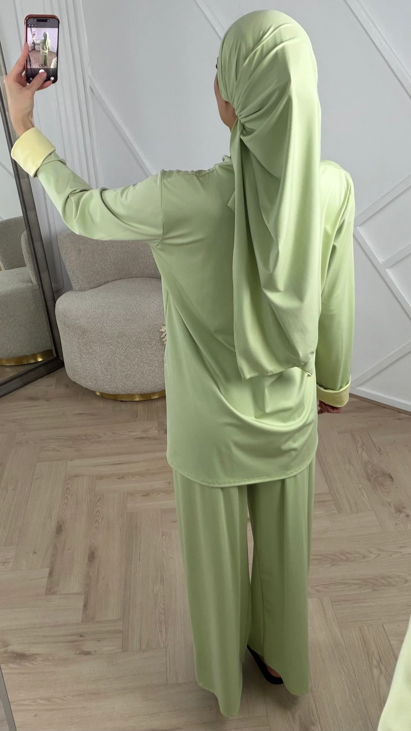 Sportieve Burkini Set met Contrast Rits en Omslagmanchetten - Image 5