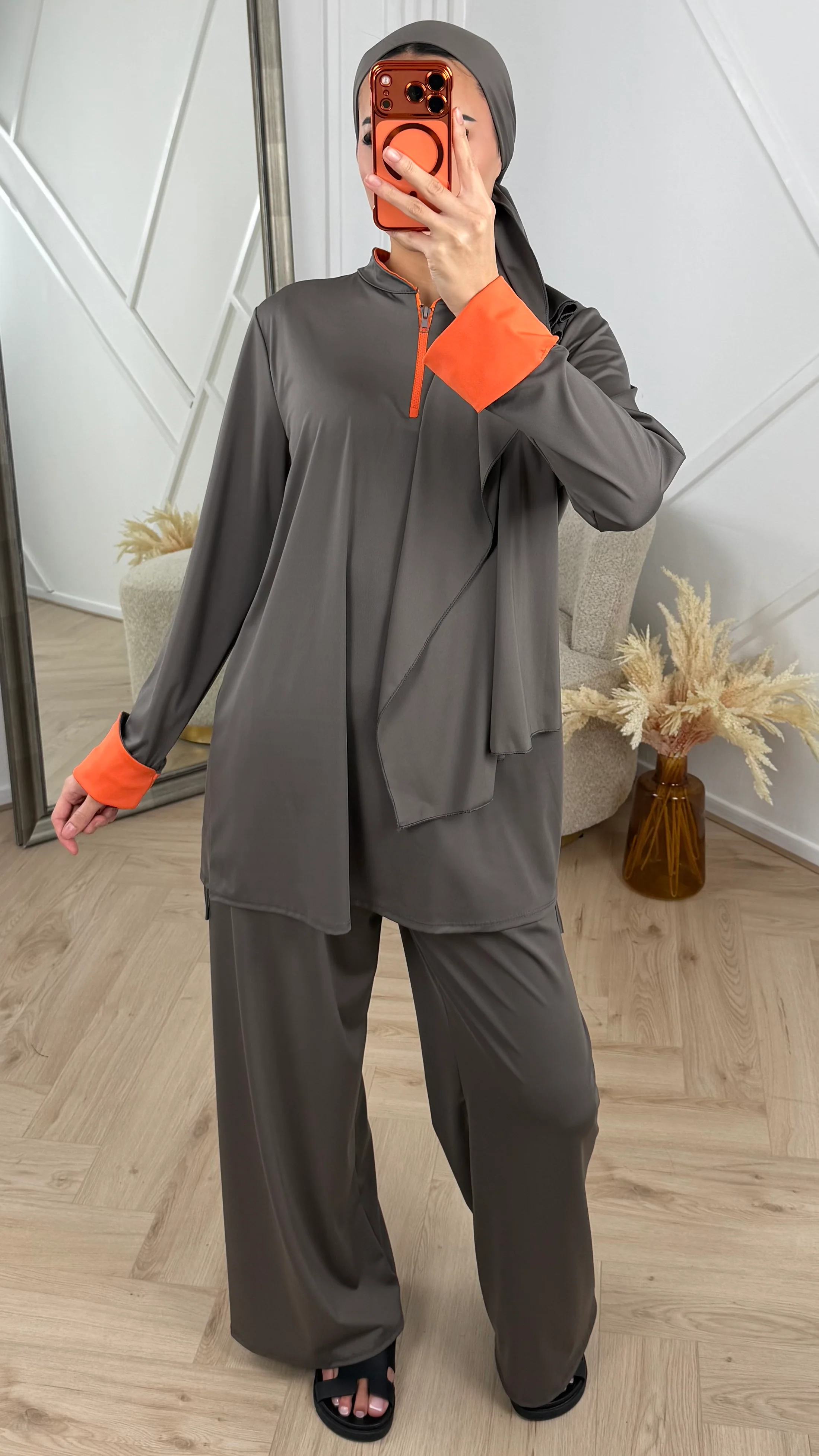 Sportieve Burkini Set met Contrast Rits en Omslagmanchetten - Image 7